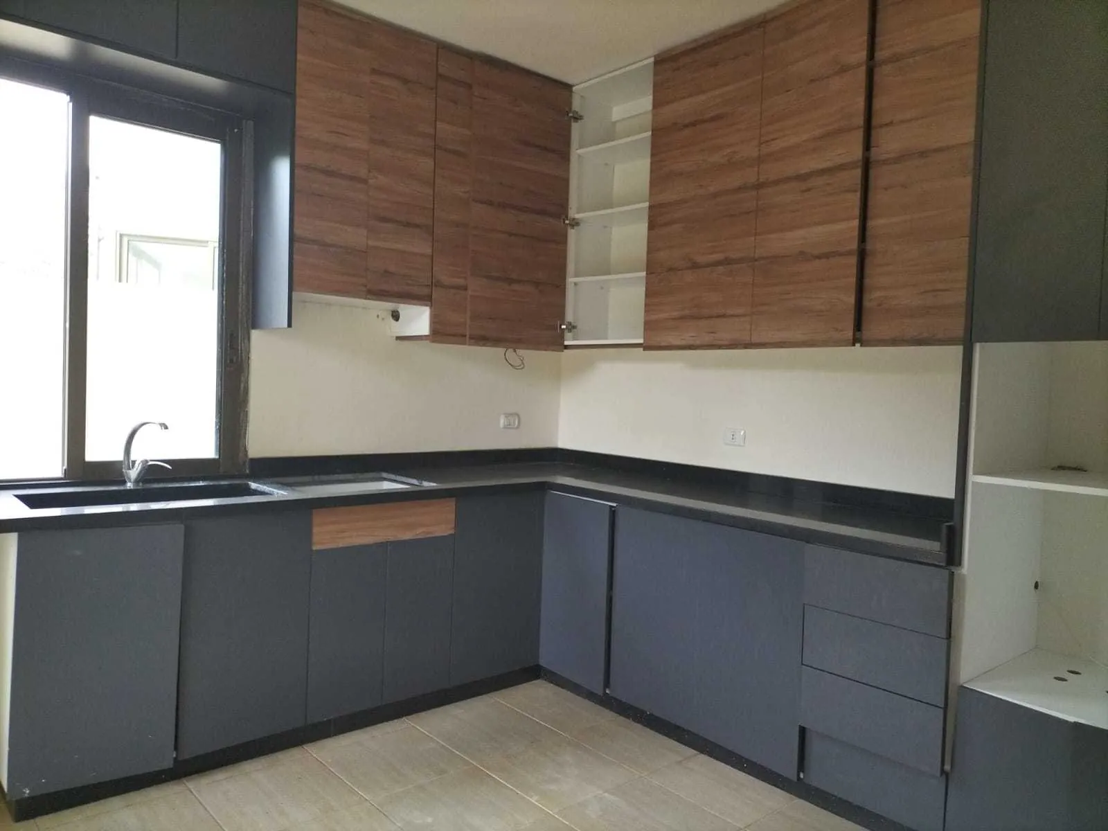 Apartment in Botchay, Baabda, with a Breathtaking Mountain View — photo 3
