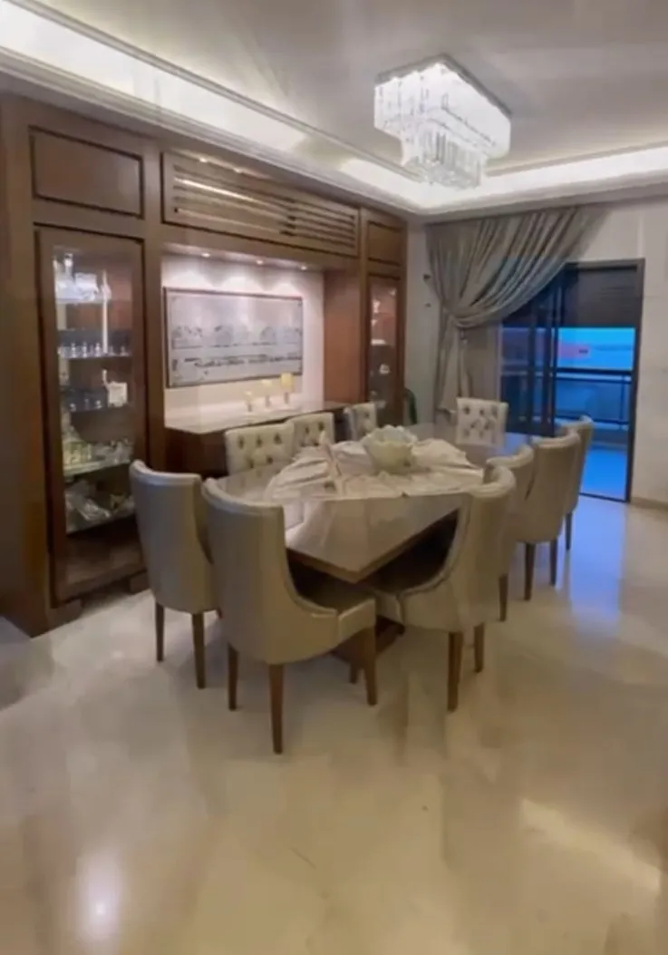 Furnished High- End Apartment in Biakout with Partial Sea View — الصورة 4
