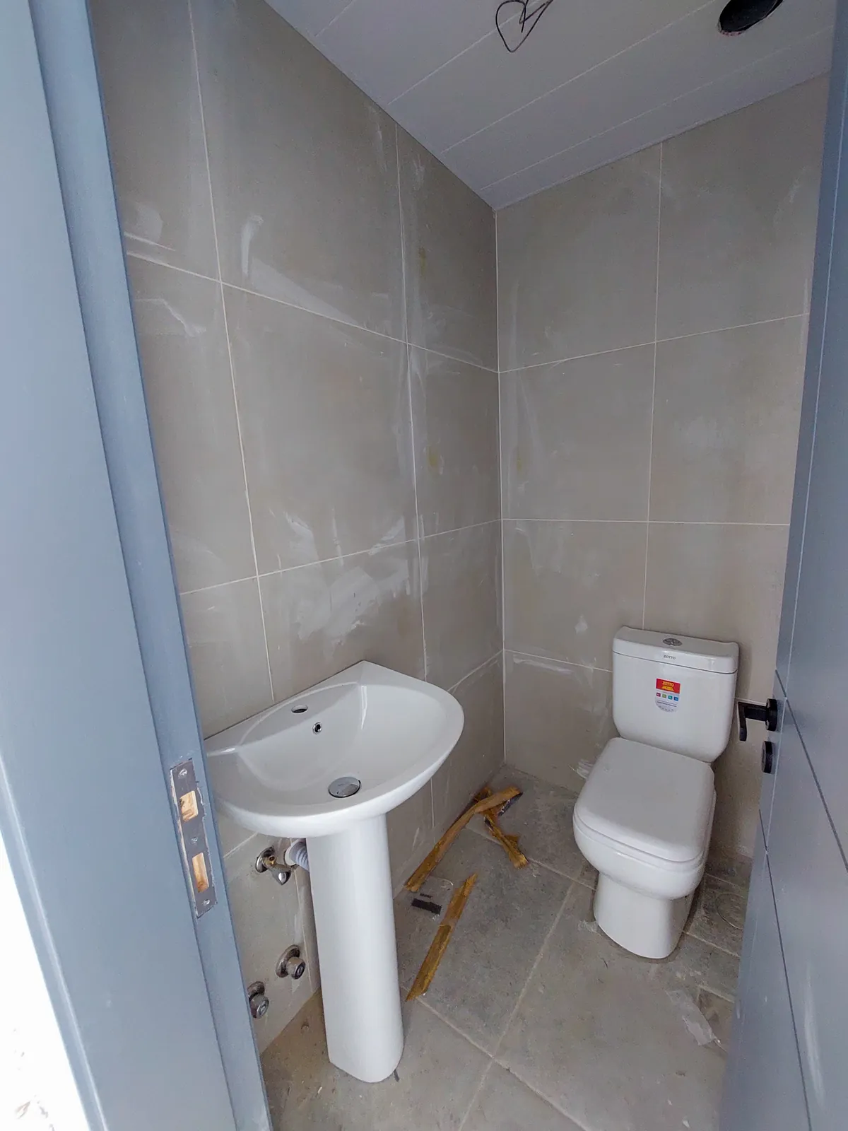 Prime Location Brand New Office in Dbayeh, Metn — الصورة 5