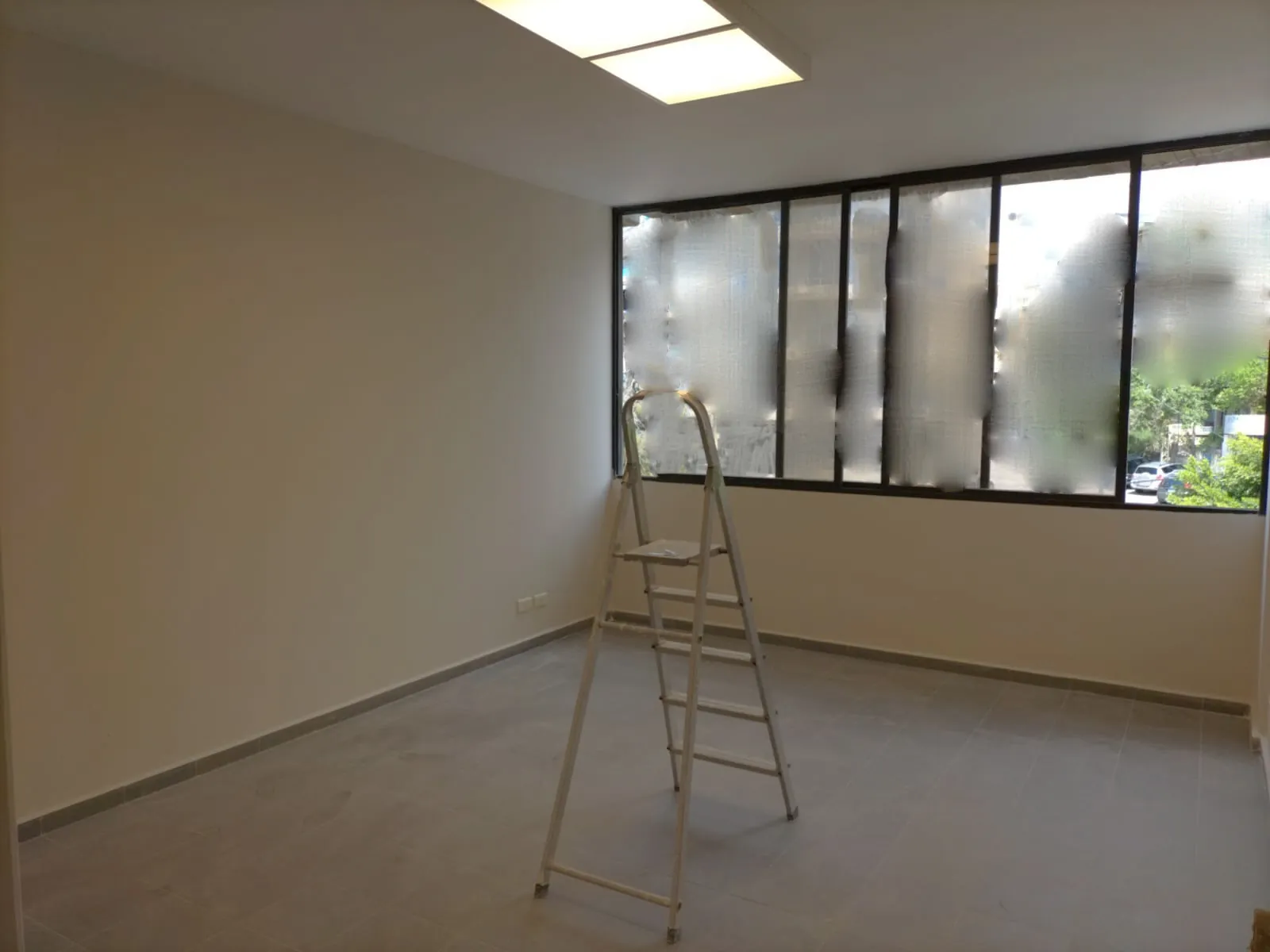 Prime Location Office in Hazmieh, Baabda — الصورة 2