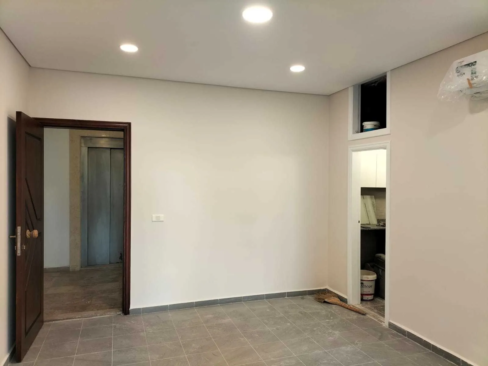 Prime Location Office in Hazmieh, Baabda — الصورة 3