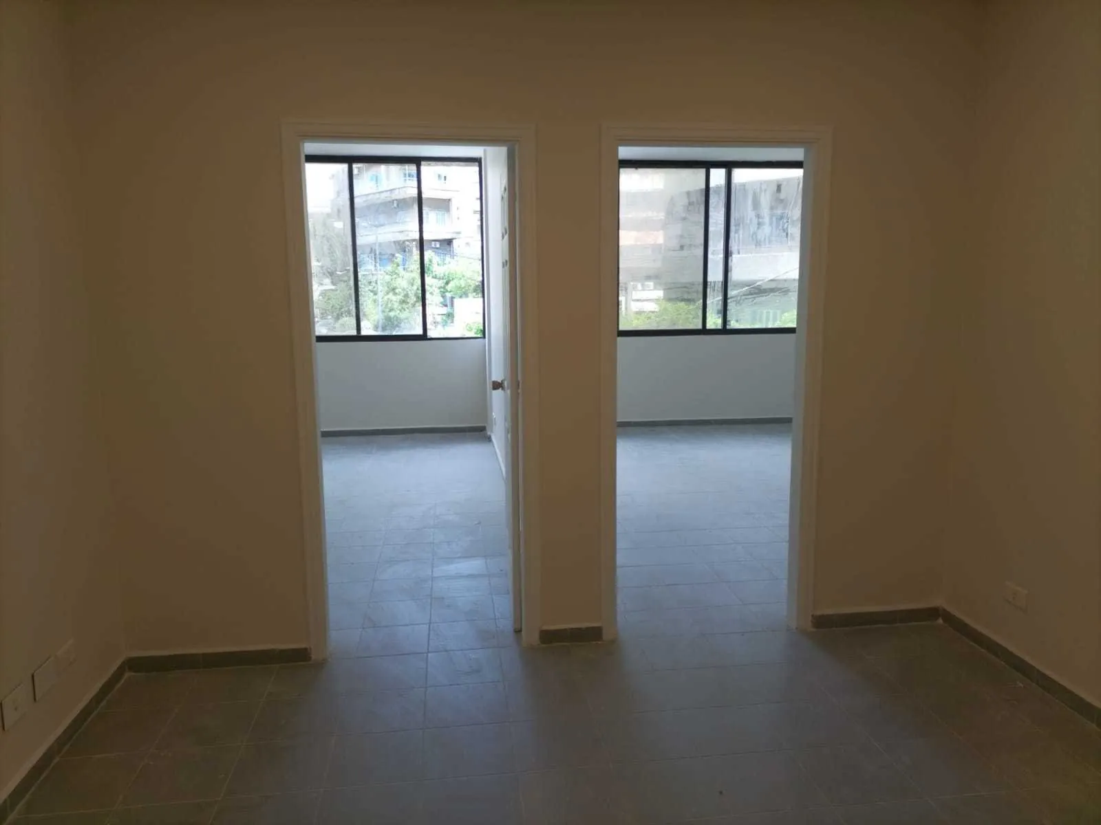 Prime Location Office in Hazmieh, Baabda — الصورة 4