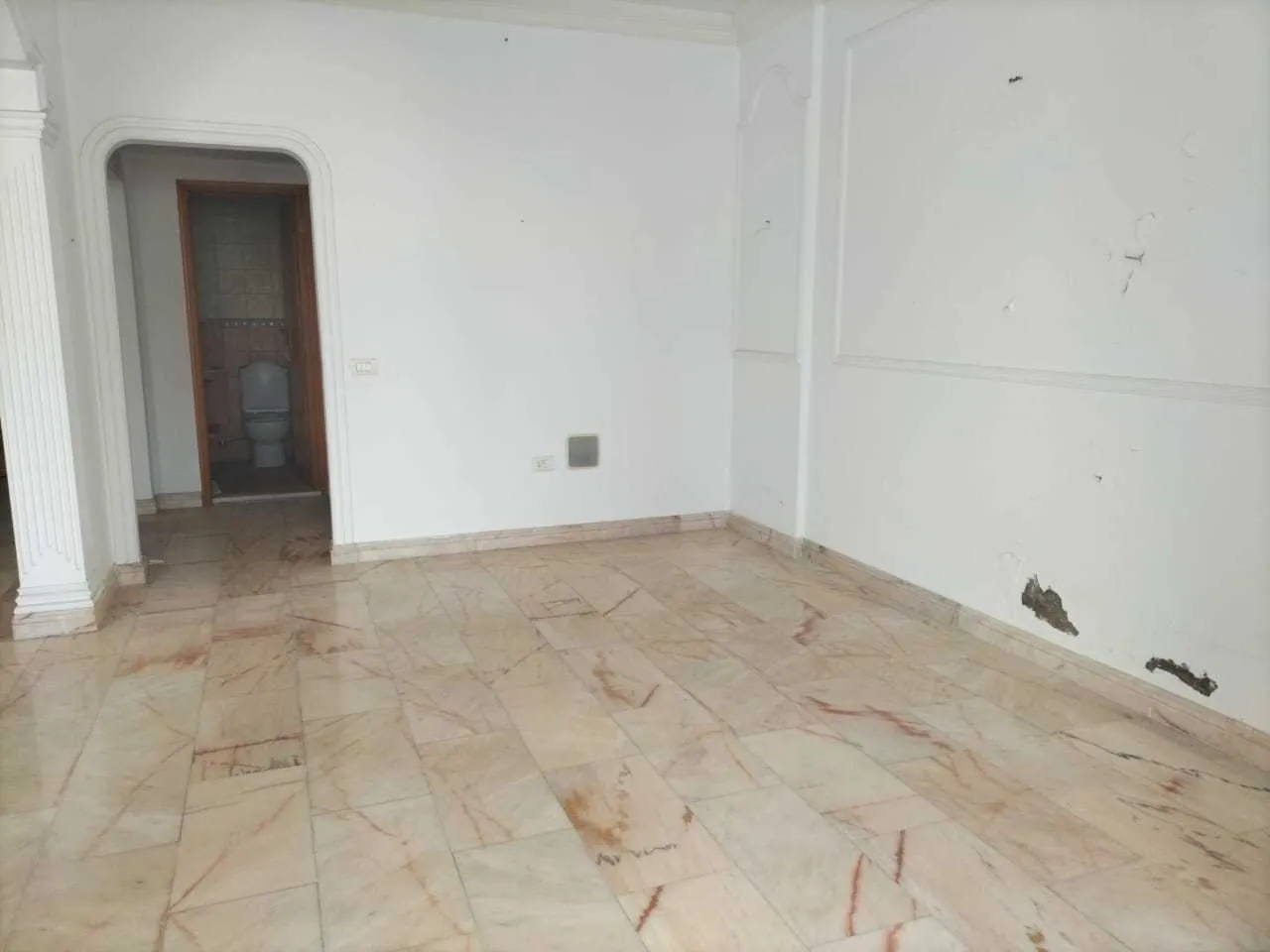 Apartment in Rawshe, Beirut in a Calm Neighborhood — الصورة 4