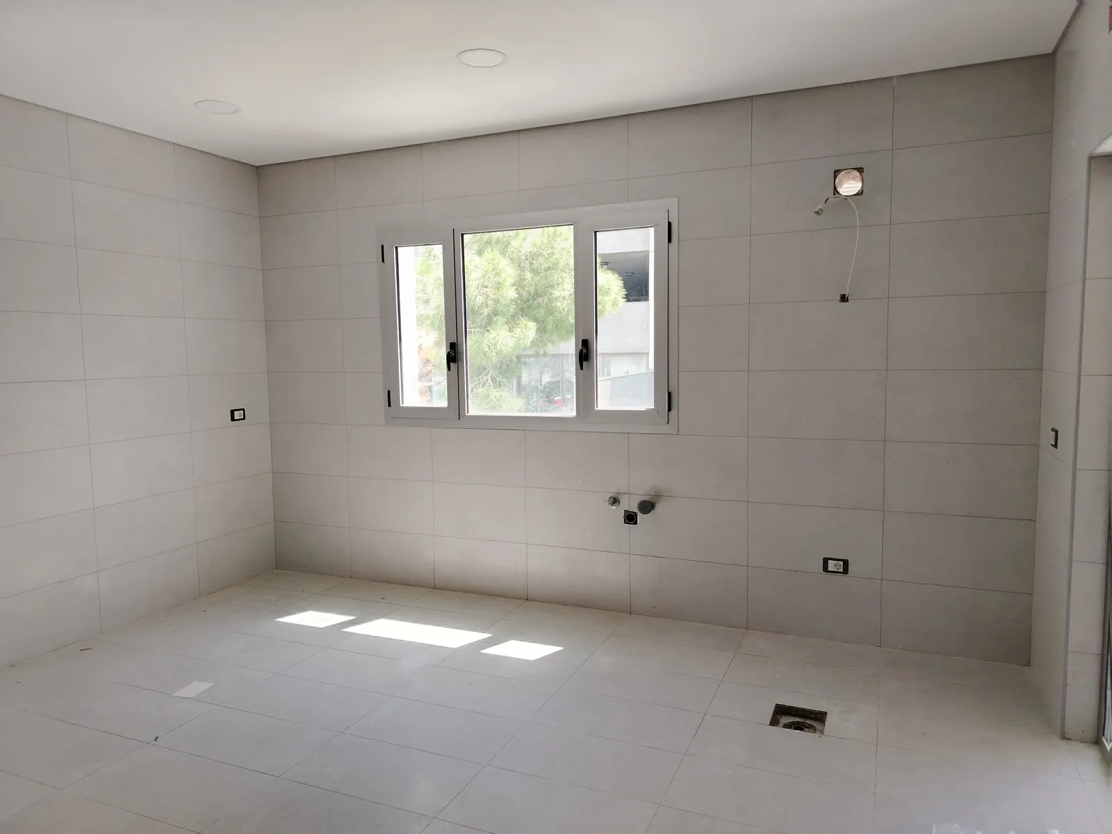 Apartment in Brazilia, Baabda + Breathtaking City & Lush Green Views — photo 5
