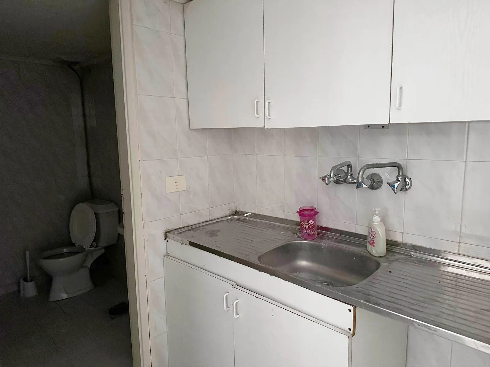 Prime Location Shop in Bsalim, Metn — photo 2