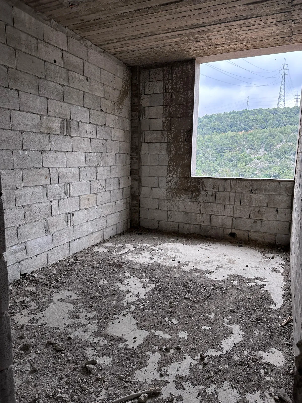 Payment Facilities - Prime Location Core & Shell Apartment in Bsalim — الصورة 5
