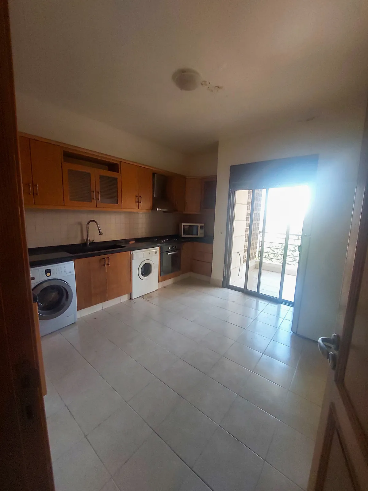 Fully Furnished Apartment in Mtayleb, Metn + Terrace — الصورة 4