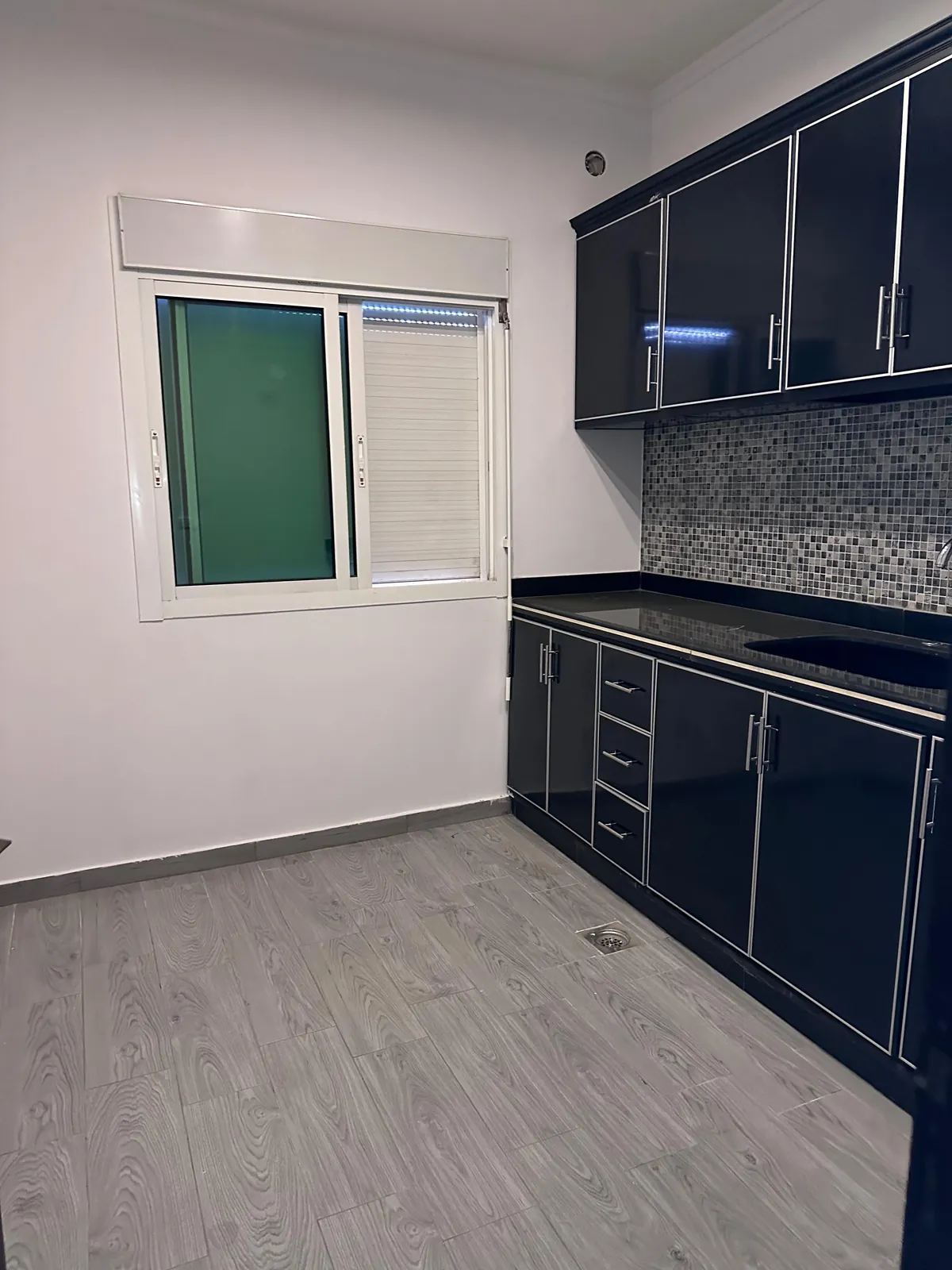 Payment Facilities - Apartment in Bsalim with Mountain View — photo 3
