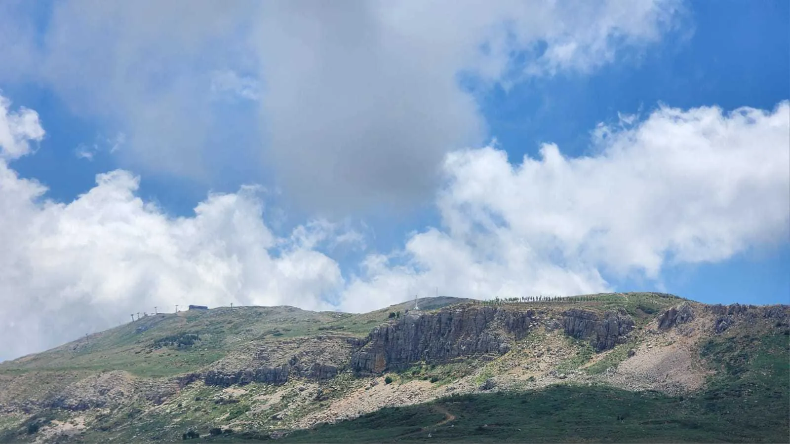 Land in Zaarour, Metn Overlooking the Mountains