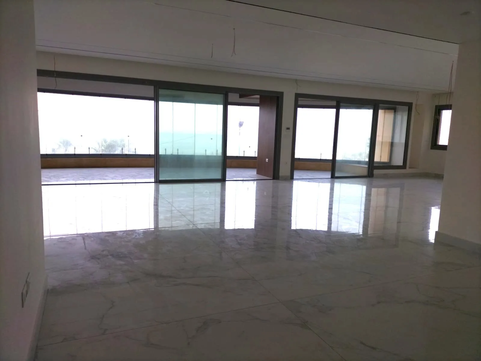 Luxurious Apartment in Ramlet El Bayda with Sea View + TERRACE — photo 3
