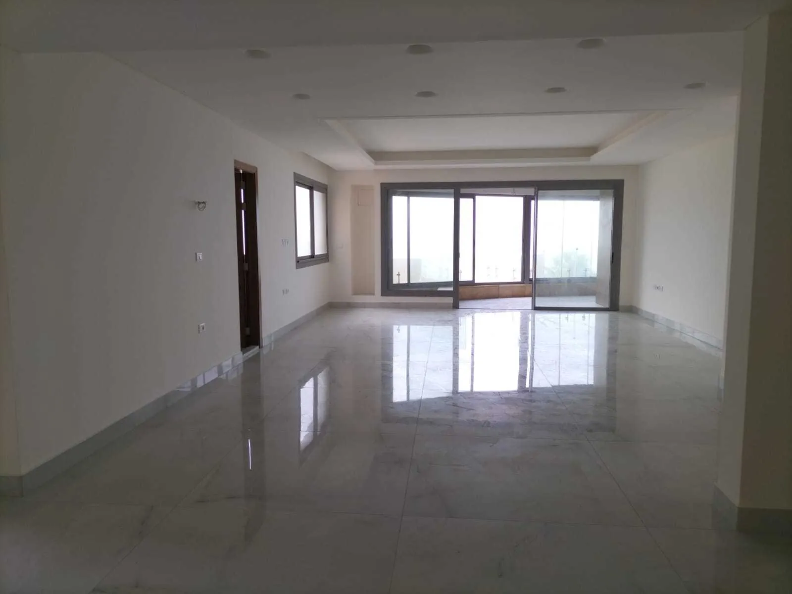 Luxurious Apartment in Ramlet El Bayda with Sea View + TERRACE — photo 4