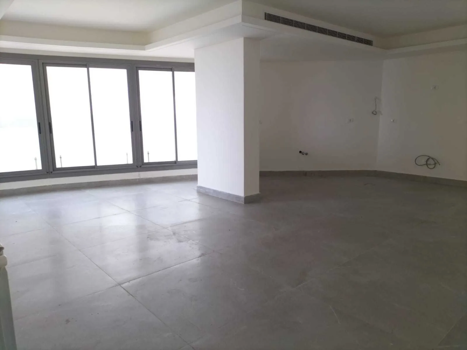Luxurious Apartment in Ramlet El Bayda with Sea View + TERRACE — photo 5