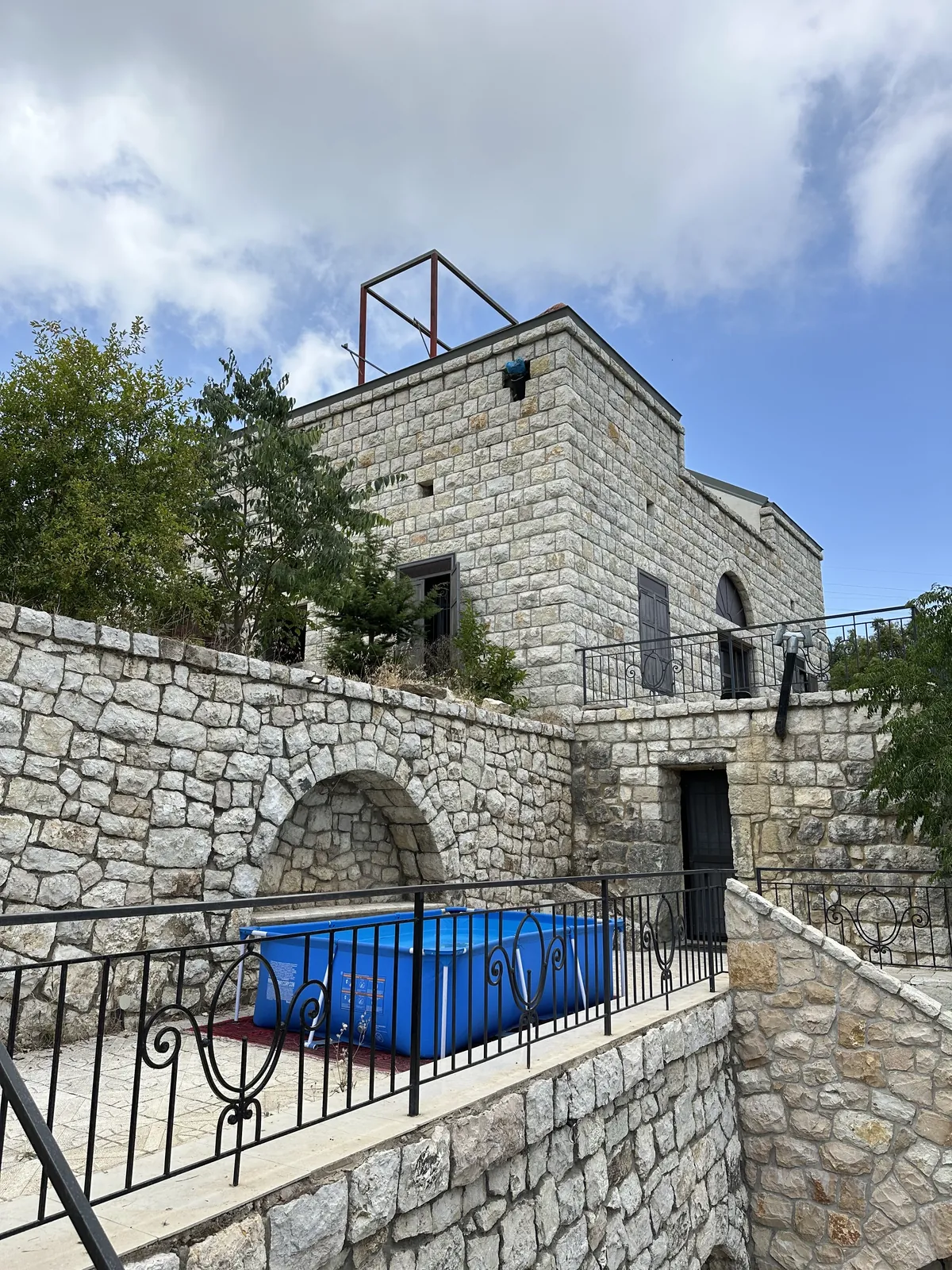 Traditional House in Jouret Badrane, Ftouh Keserwan with View — photo 2