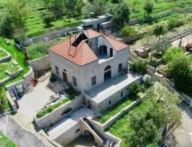 Traditional House in Jouret Badrane, Ftouh Keserwan with View — photo 3