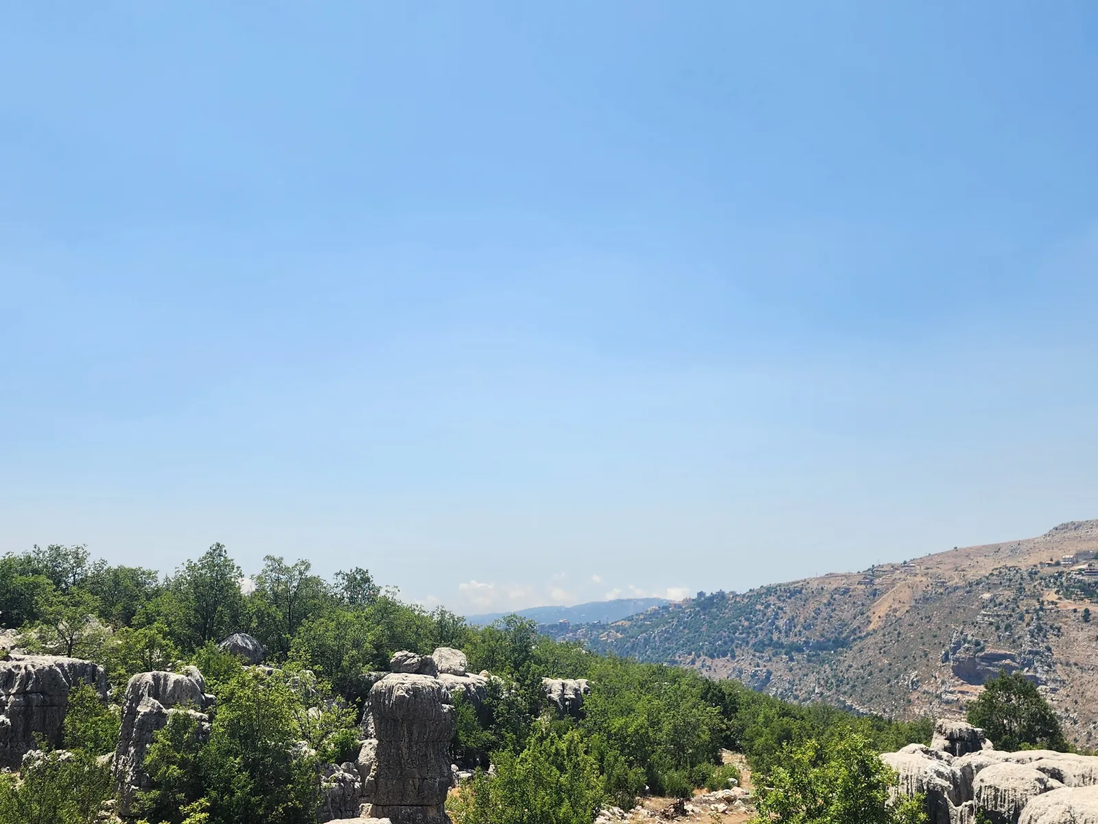Land in Tarchich, Baabda overlooking the Ocean and the Mountains