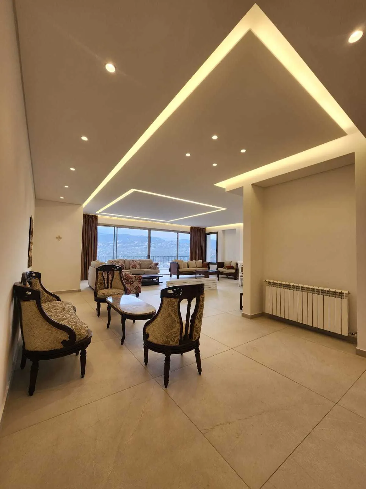 FURNISHED Luxurious Apartment in Baabdat with Mountain View — الصورة 2