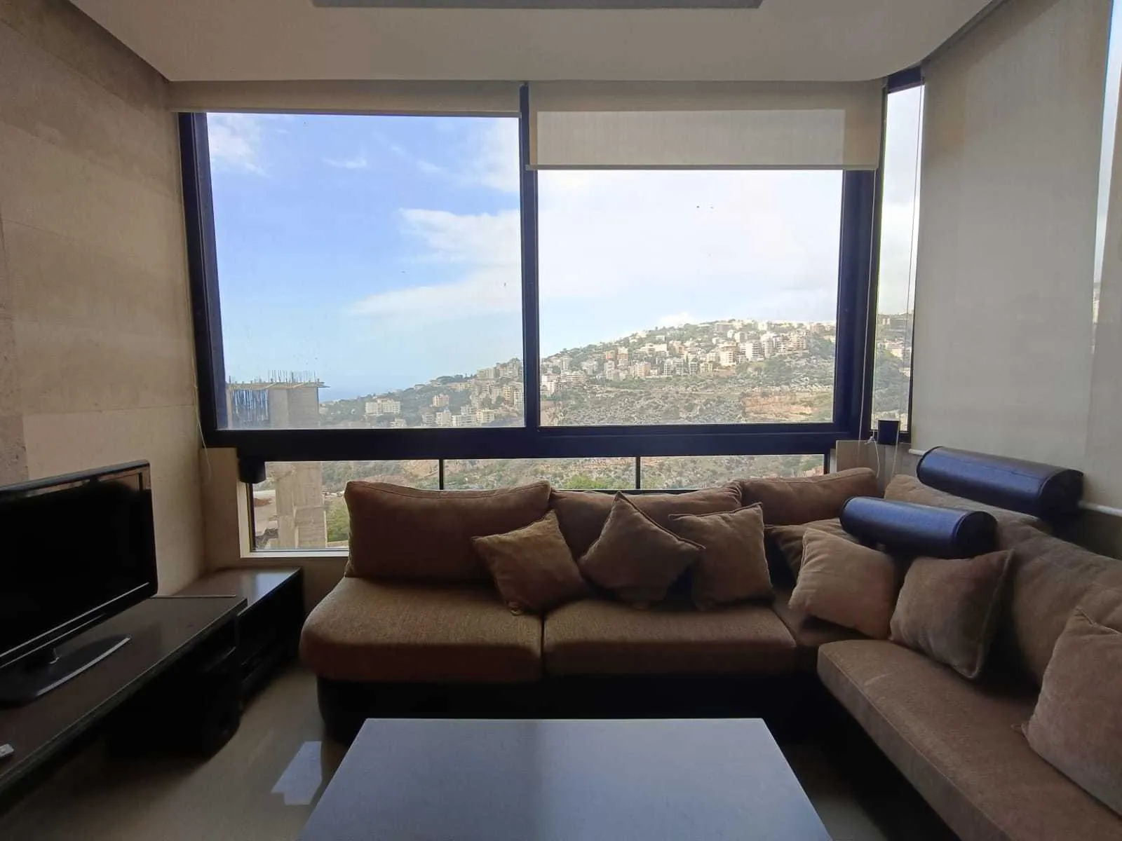 Furnished Apartment in Bsalim with Mountain and Partial Sea View — الصورة 2