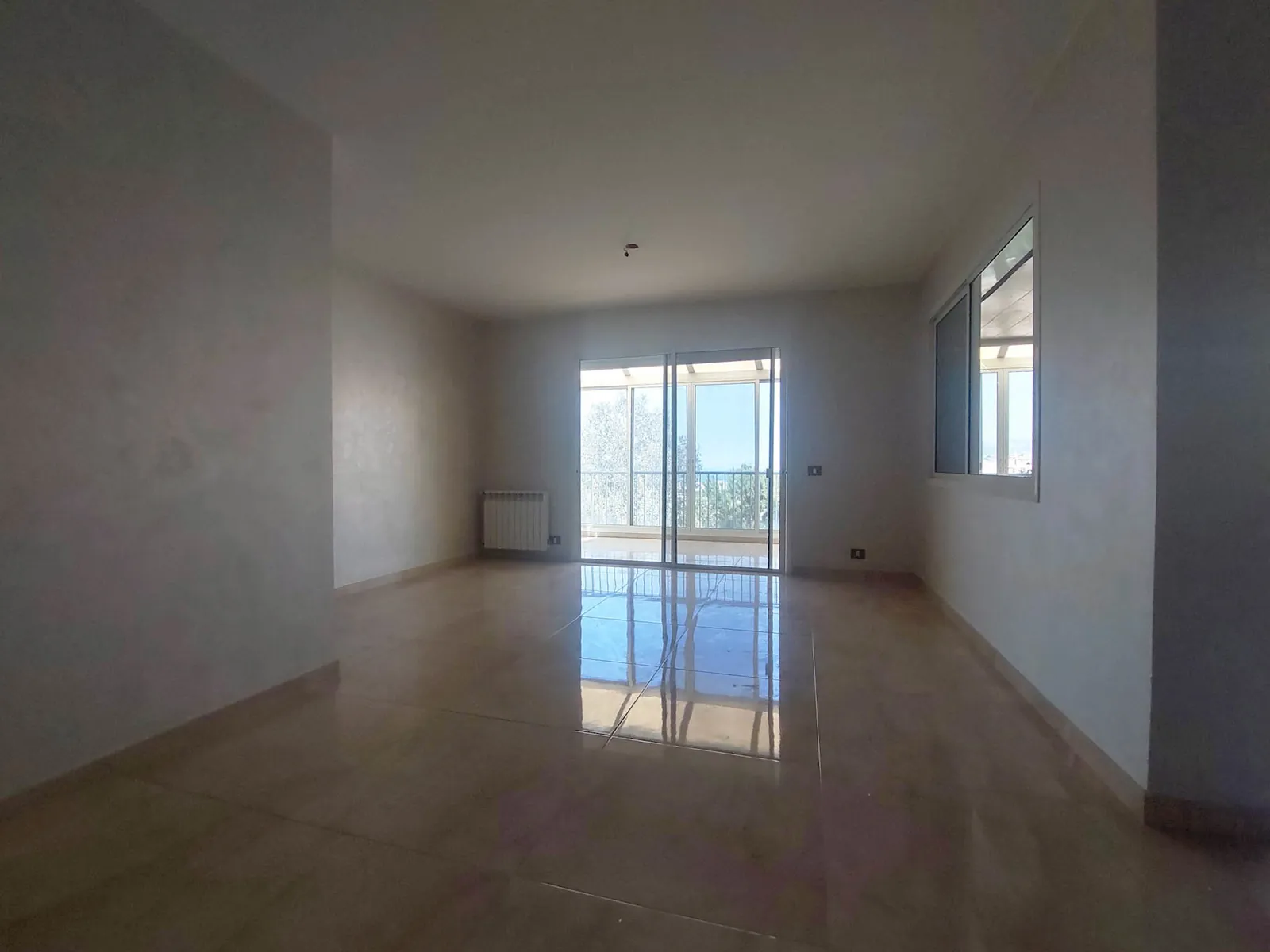 Apartment in Mar Roukoz + Sea View & Terrace — الصورة 3