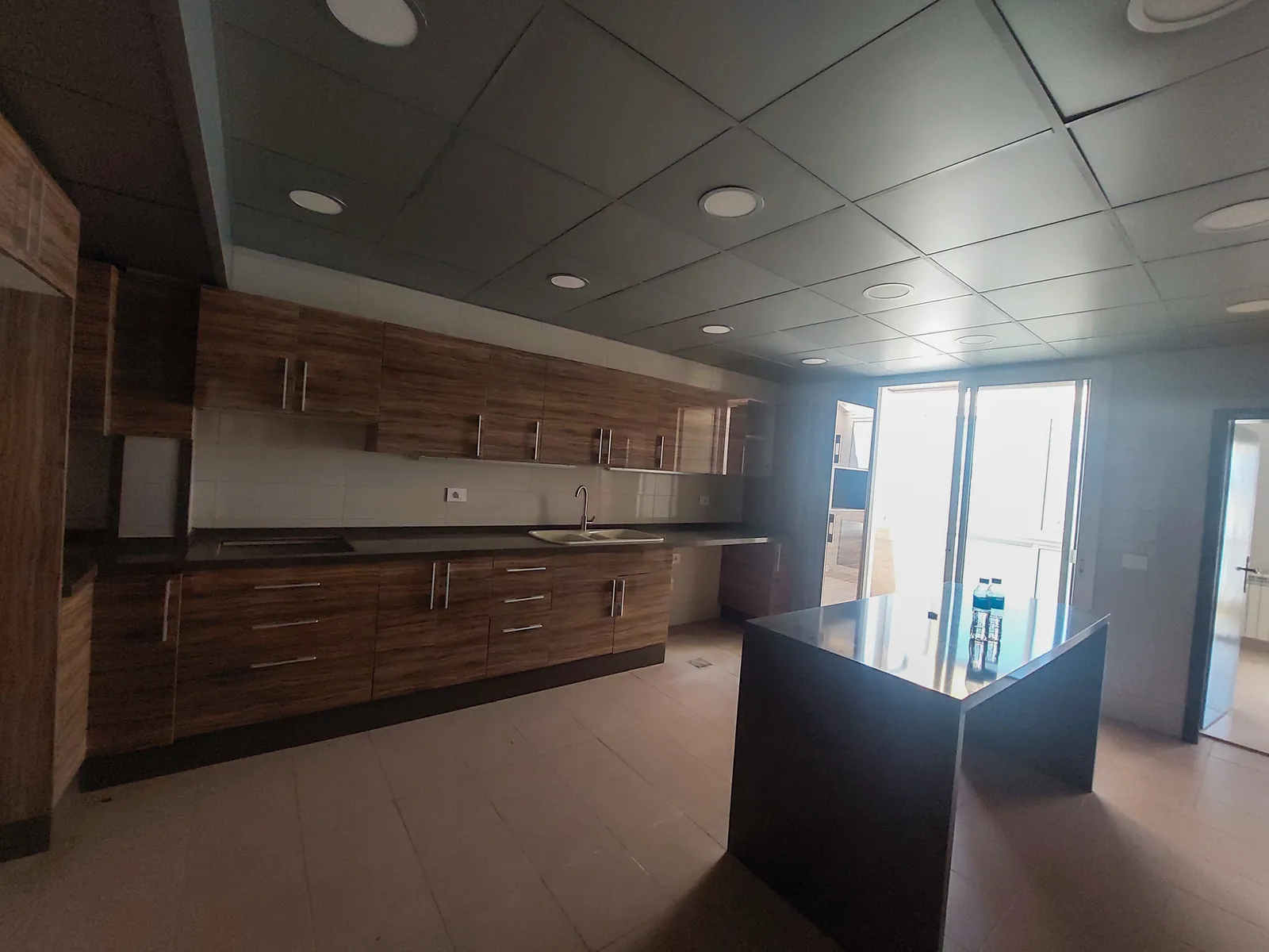Apartment in Mar Roukoz + Sea View & Terrace — الصورة 4