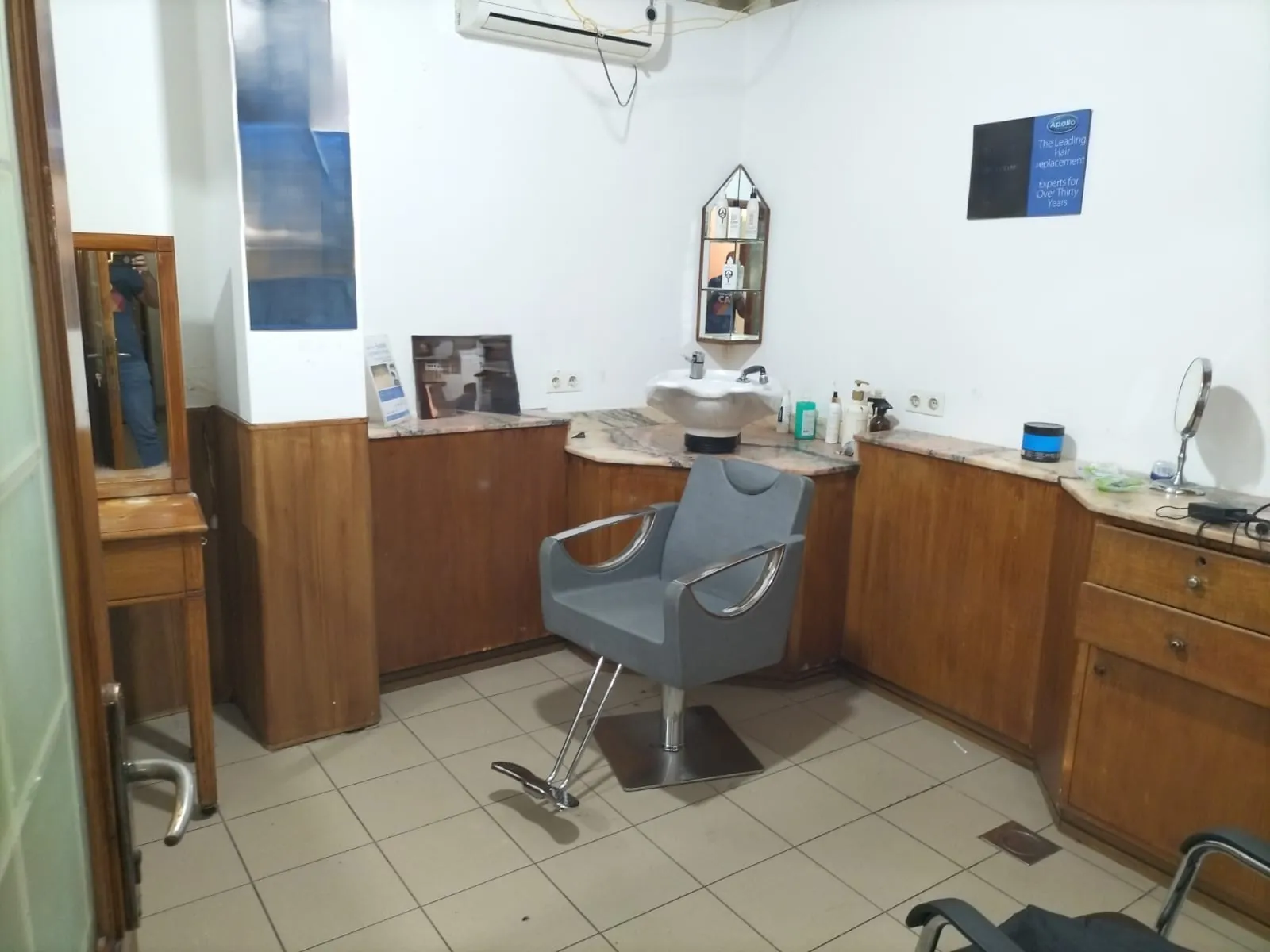 Prime Location Shop in Hazmieh, Baabda — الصورة 5