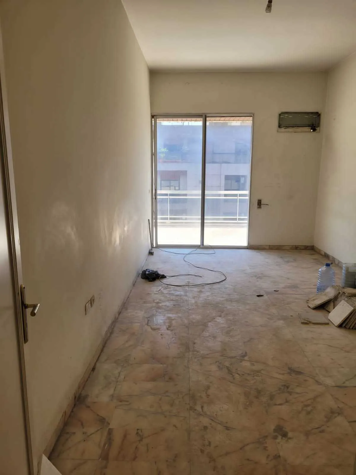 Apartment in Bir Hasan, Beirut with Breathtaking Calm View — الصورة 5