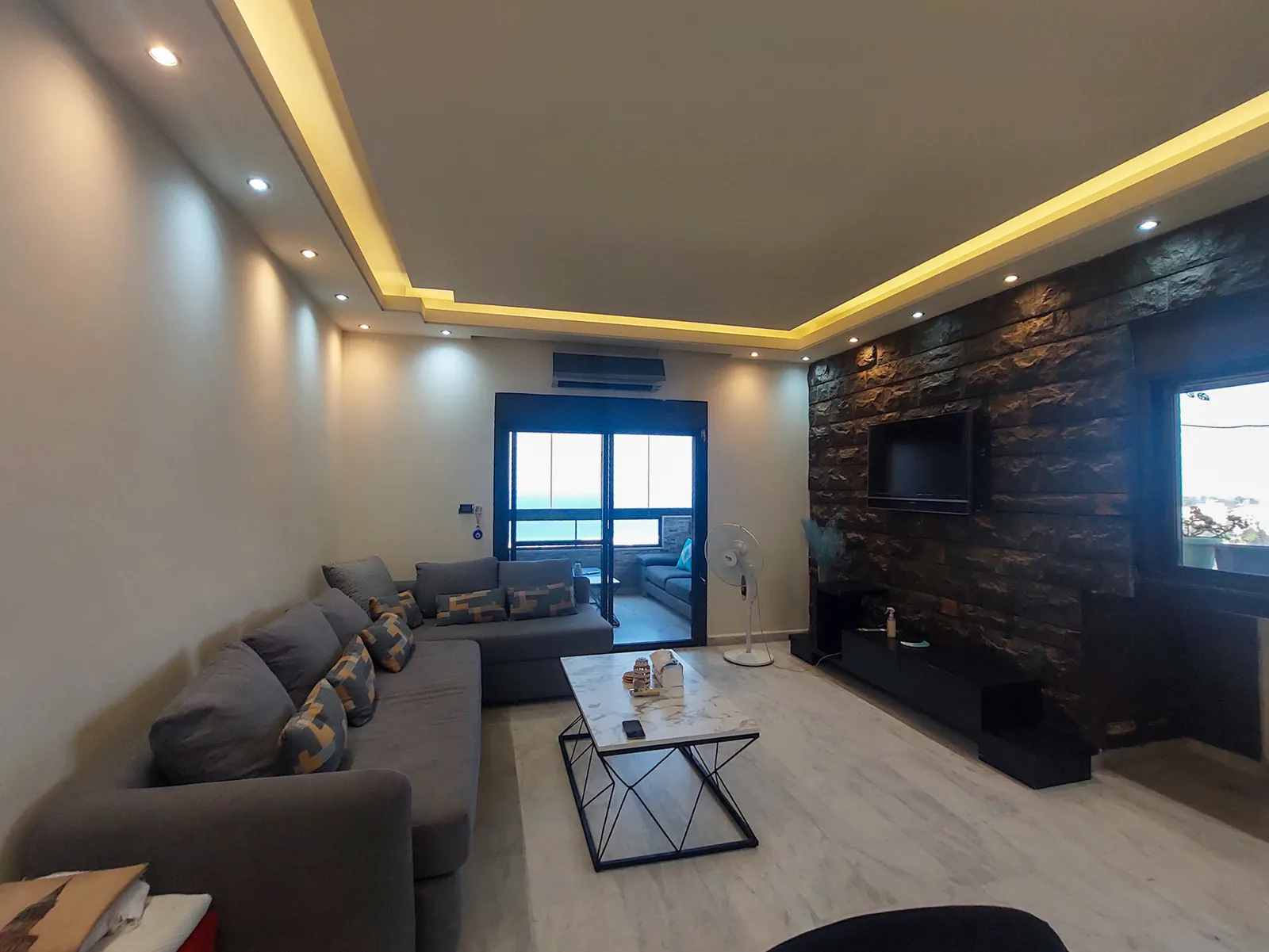 Furnished Apartment in Dbayeh, Metn with a Breathtaking Sea View — الصورة 2