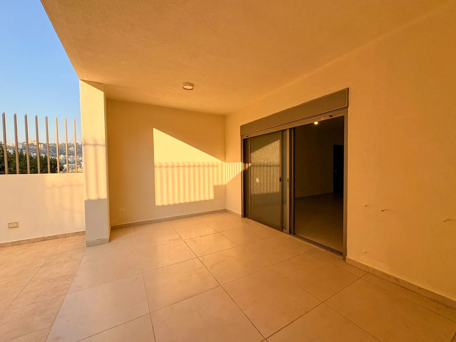 Brand New Apartment in Bsalim, Metn + 2 Terraces — الصورة 3