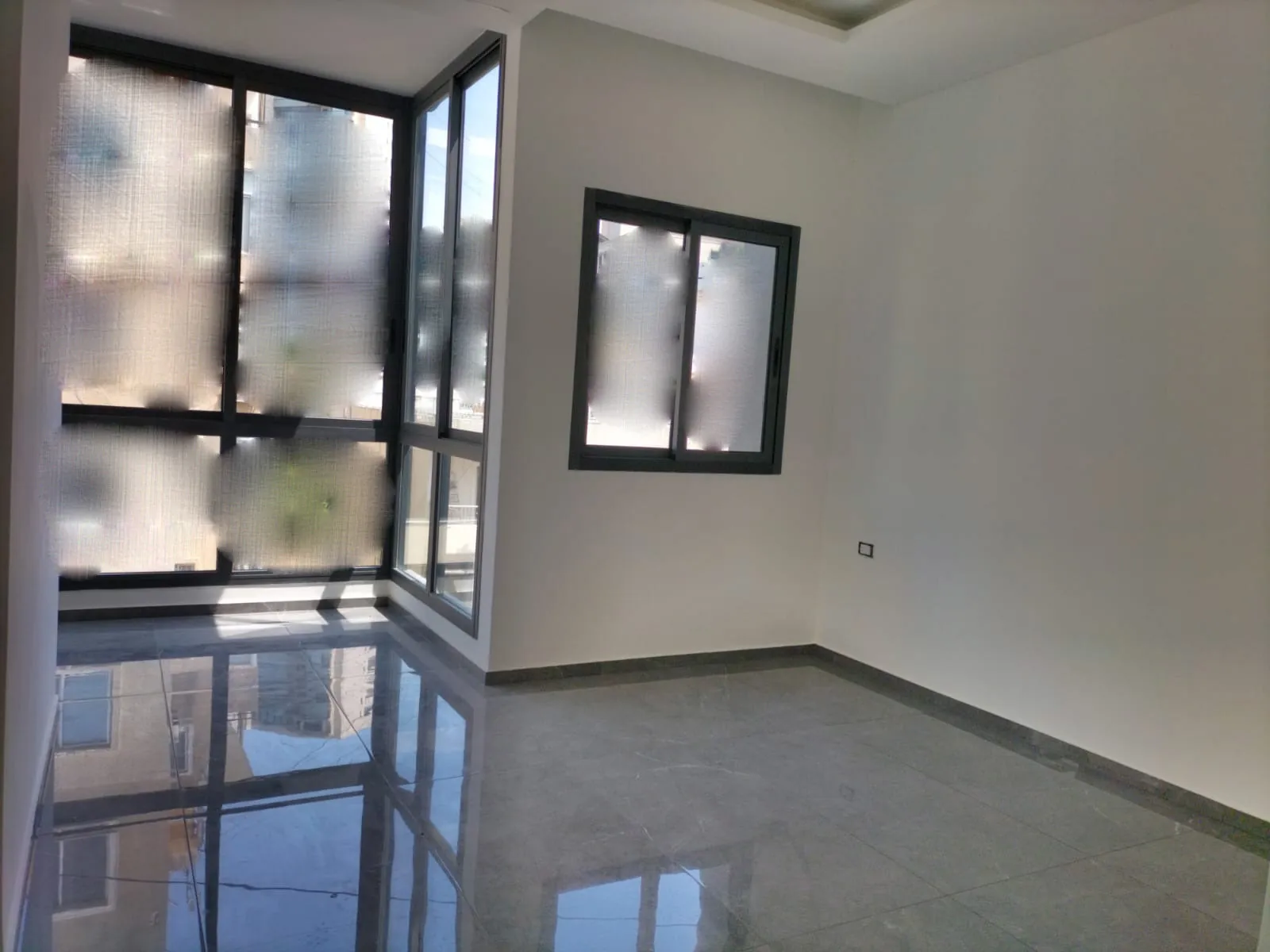 Apartment in Ras Beirut, Beirut with a Breathtaking Sea View — photo 4
