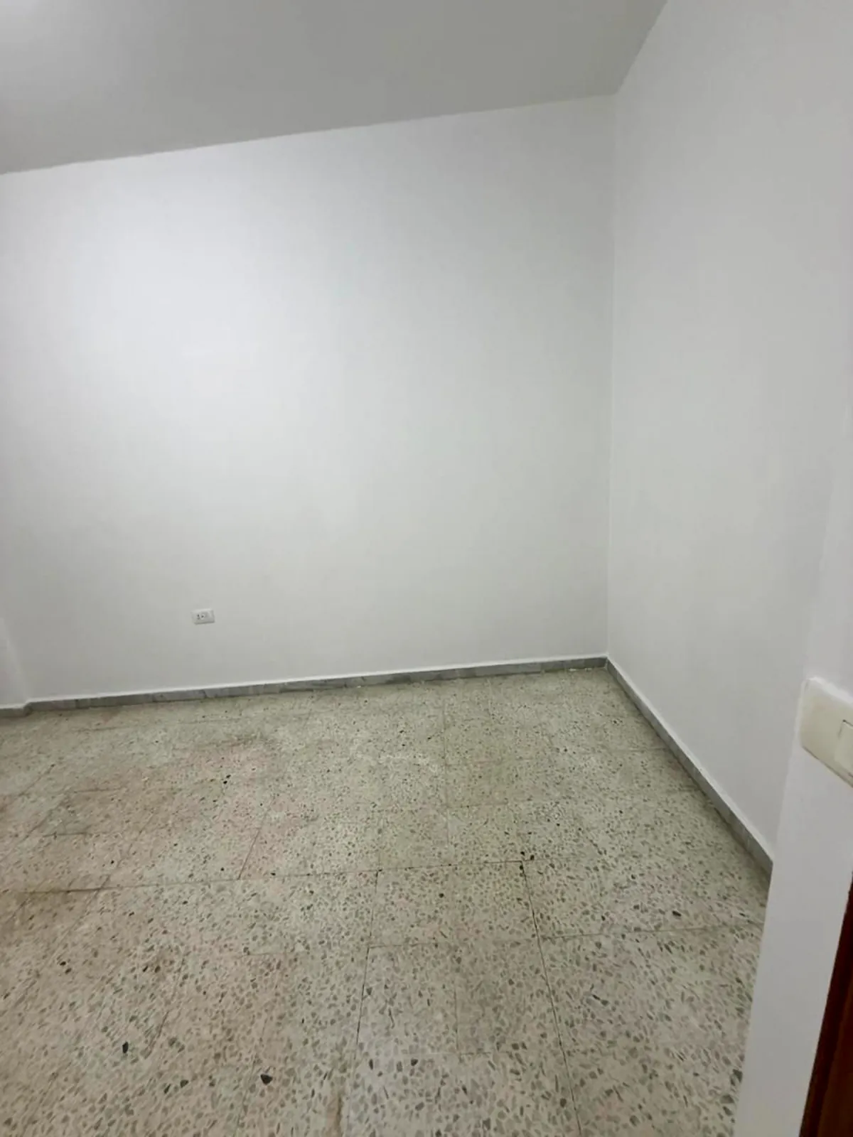 Prime Location Apartment in Dekwaneh, Metn — الصورة 5