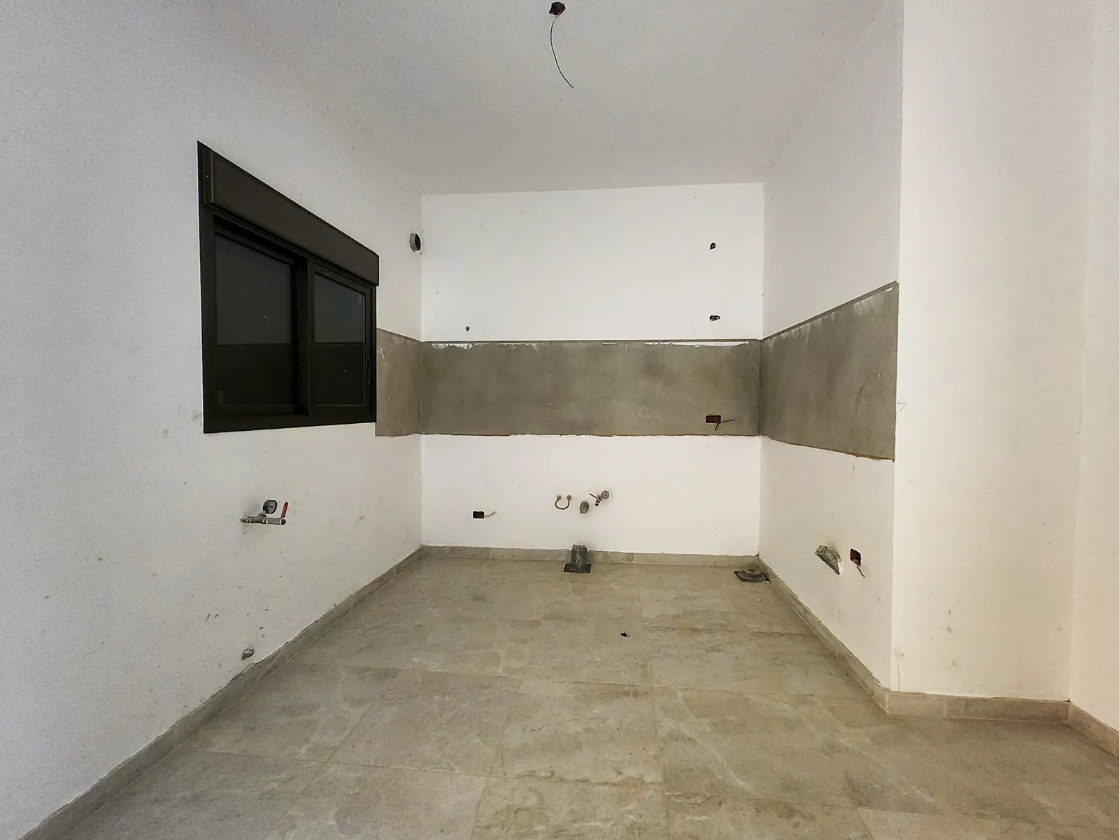 Apartment in Douar, Metn with a Partial Mountain View + TERRACE — photo 2