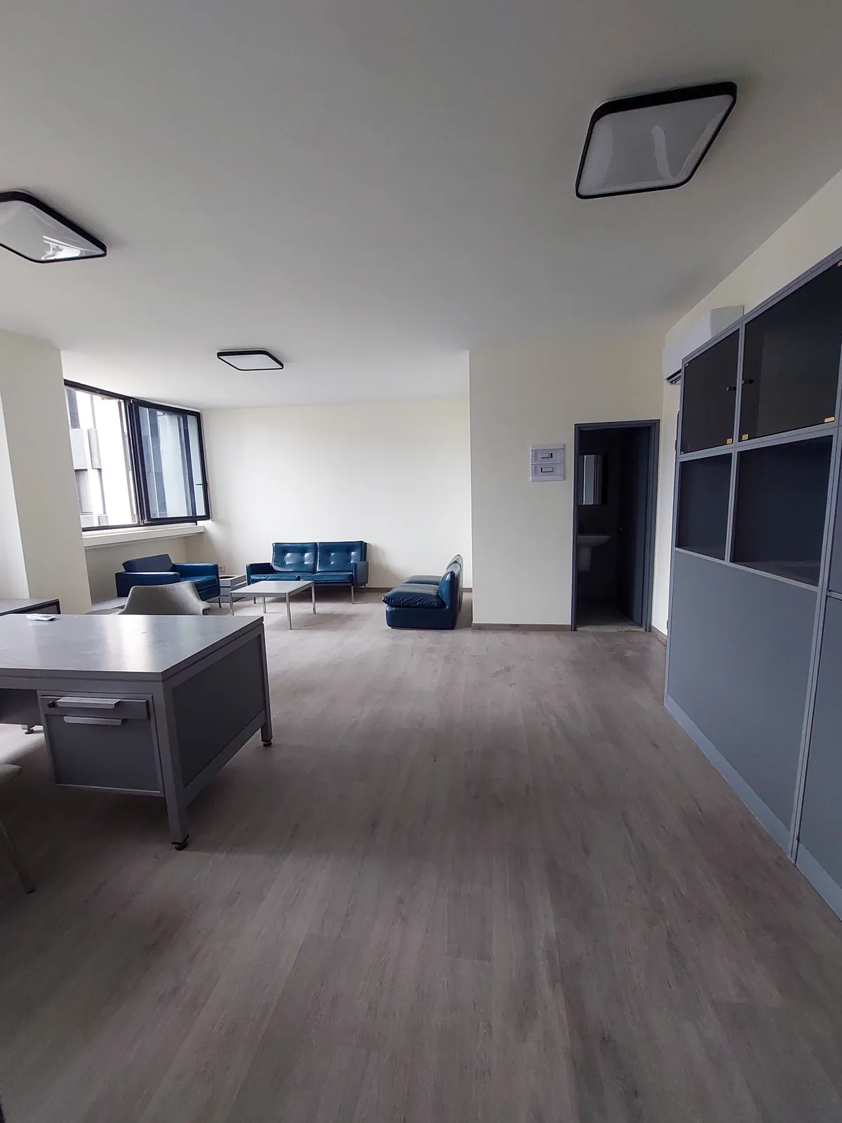 Prime Location Furnished Office in Antelias, Metn — الصورة 2