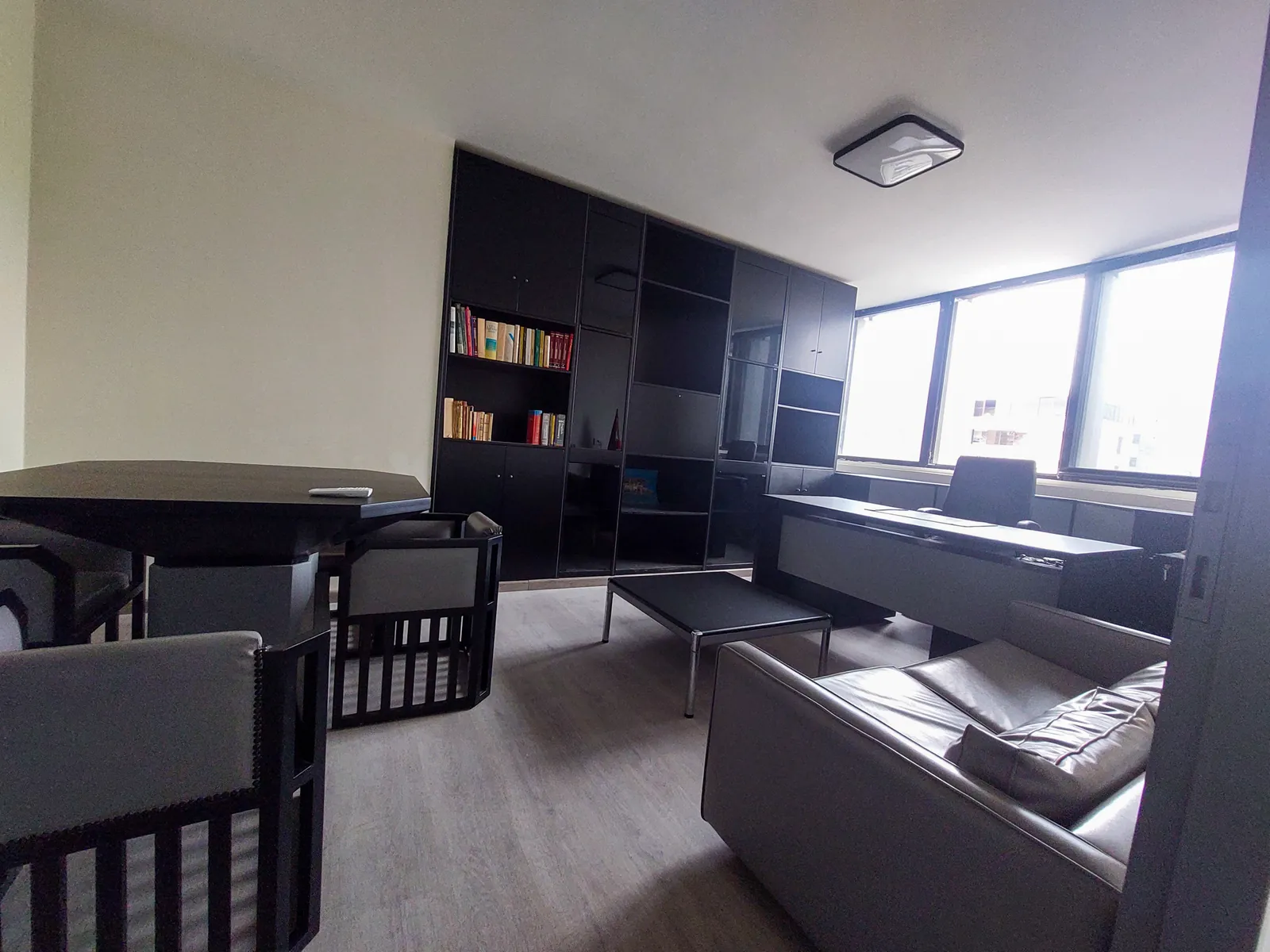 Prime Location Furnished Office in Antelias, Metn — الصورة 4