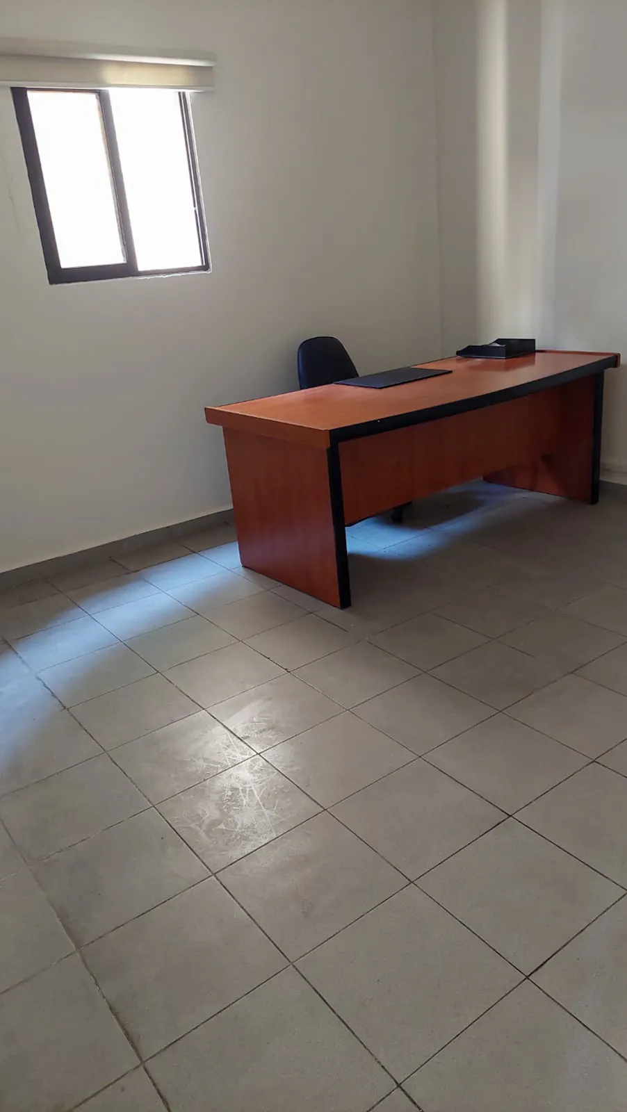 Prime Location Office in Dekwaneh, Metn — الصورة 1