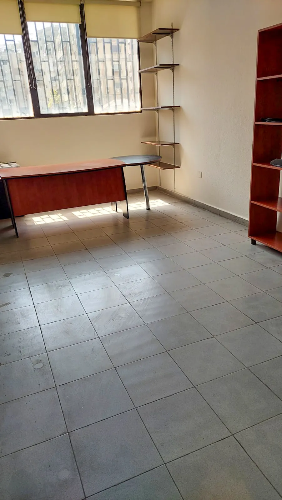 Prime Location Office in Dekwaneh, Metn — الصورة 3