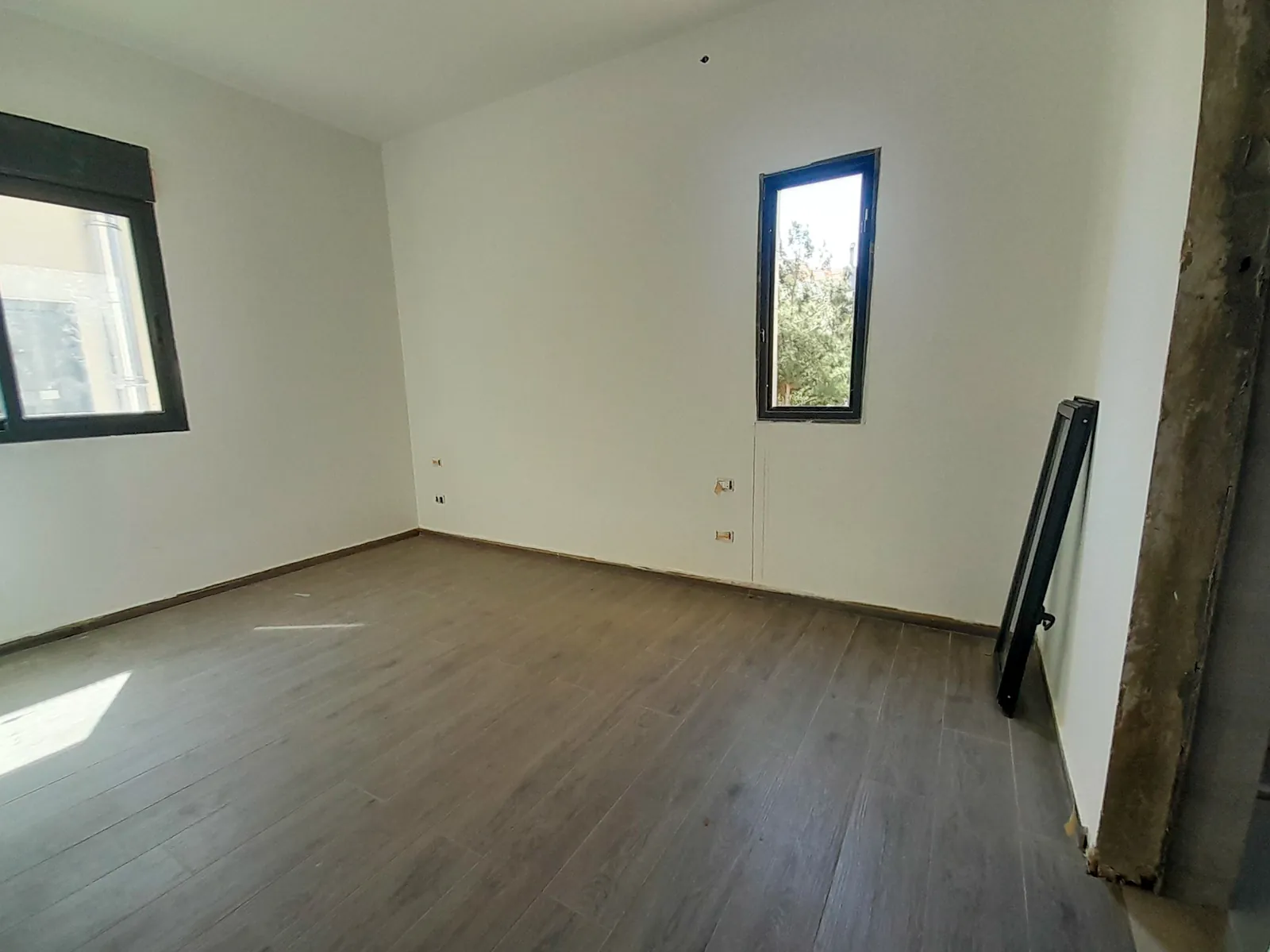 Duplex in Oyoun Broumana, Metn with Mountain View + TERRACE — الصورة 2