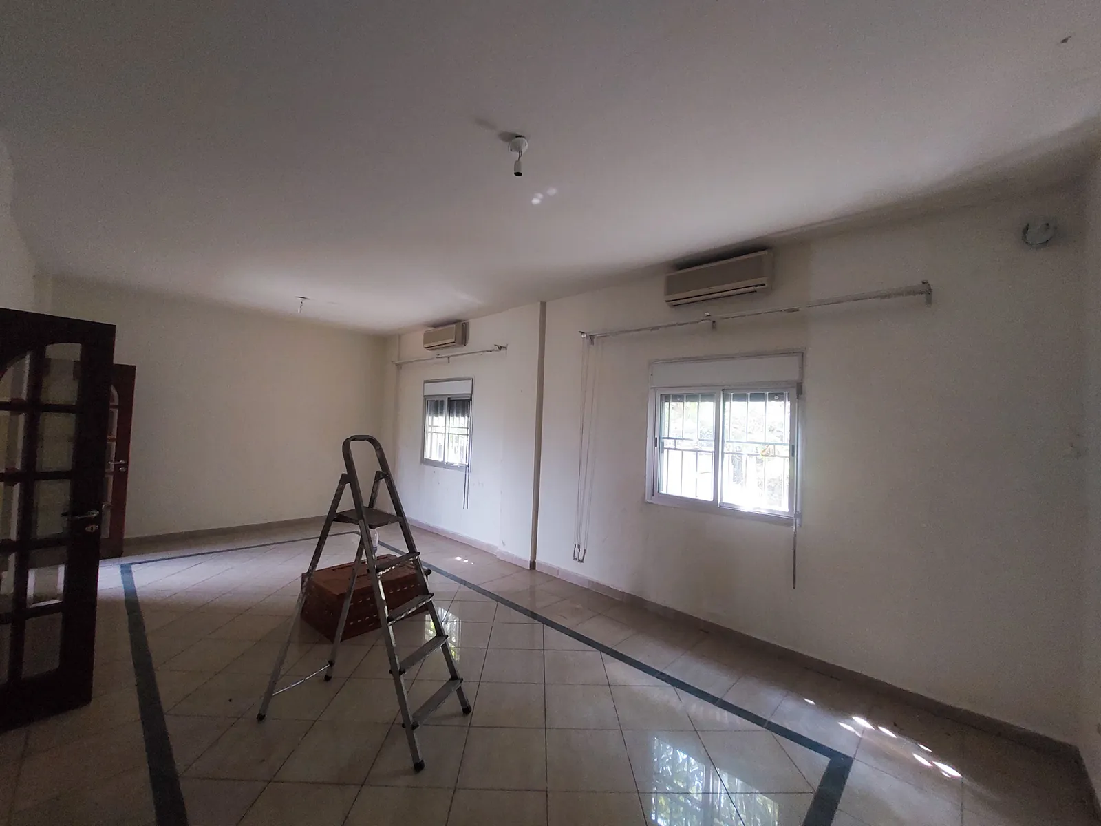 Villa in Mazraat Yachouh, Metn with Sea and Mountain View — الصورة 4
