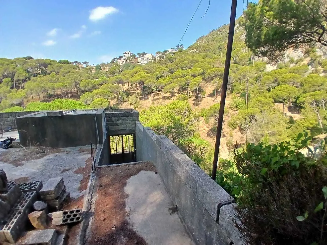 Land in Zahrieh, Baabdat, Metn Overlooking the Mountains — photo 2