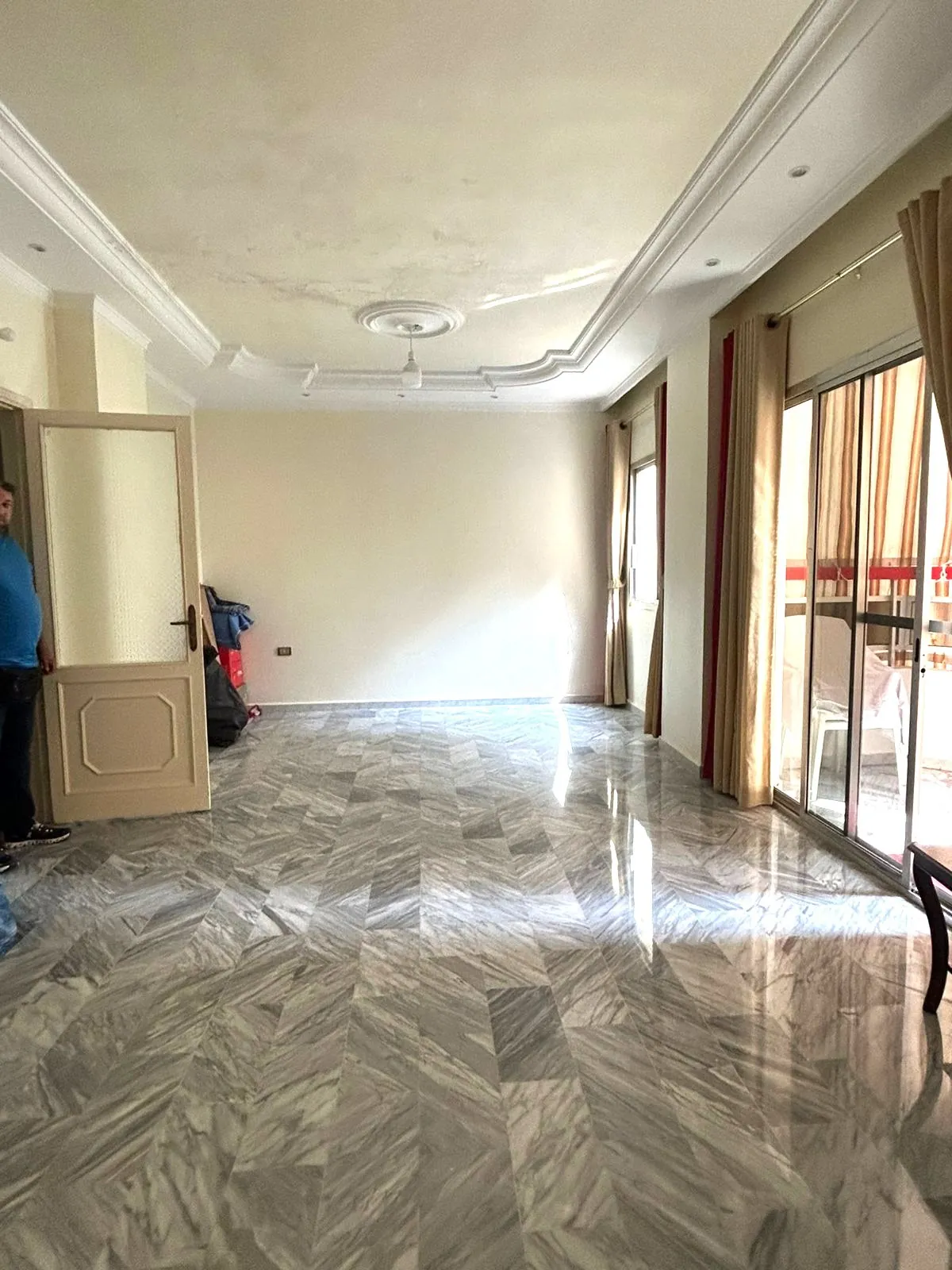 Semi- Furnished Apartment in Chiyah, Baabda — الصورة 2