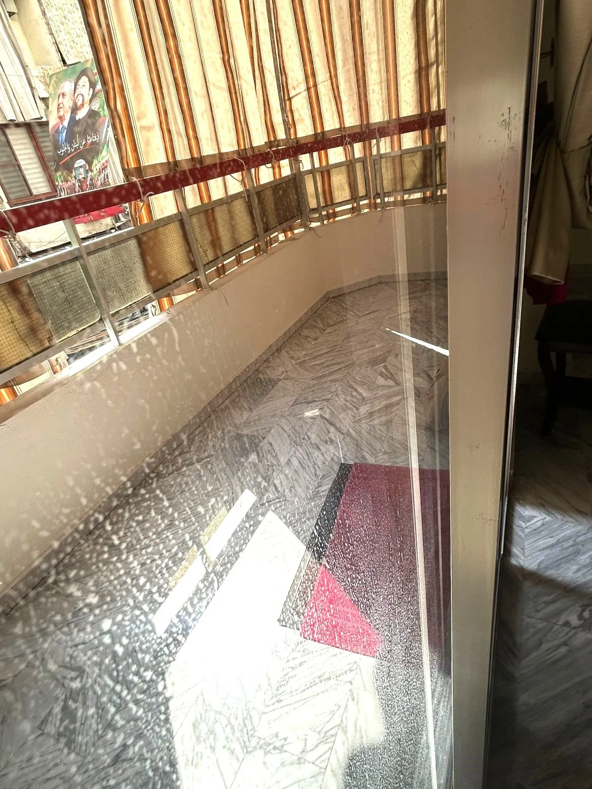 Semi- Furnished Apartment in Chiyah, Baabda — الصورة 3