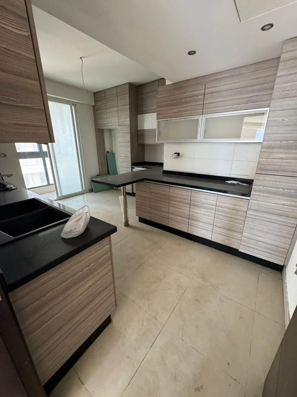 Apartment in Zkak El Blat, Beirut with Partial Sea View — الصورة 3