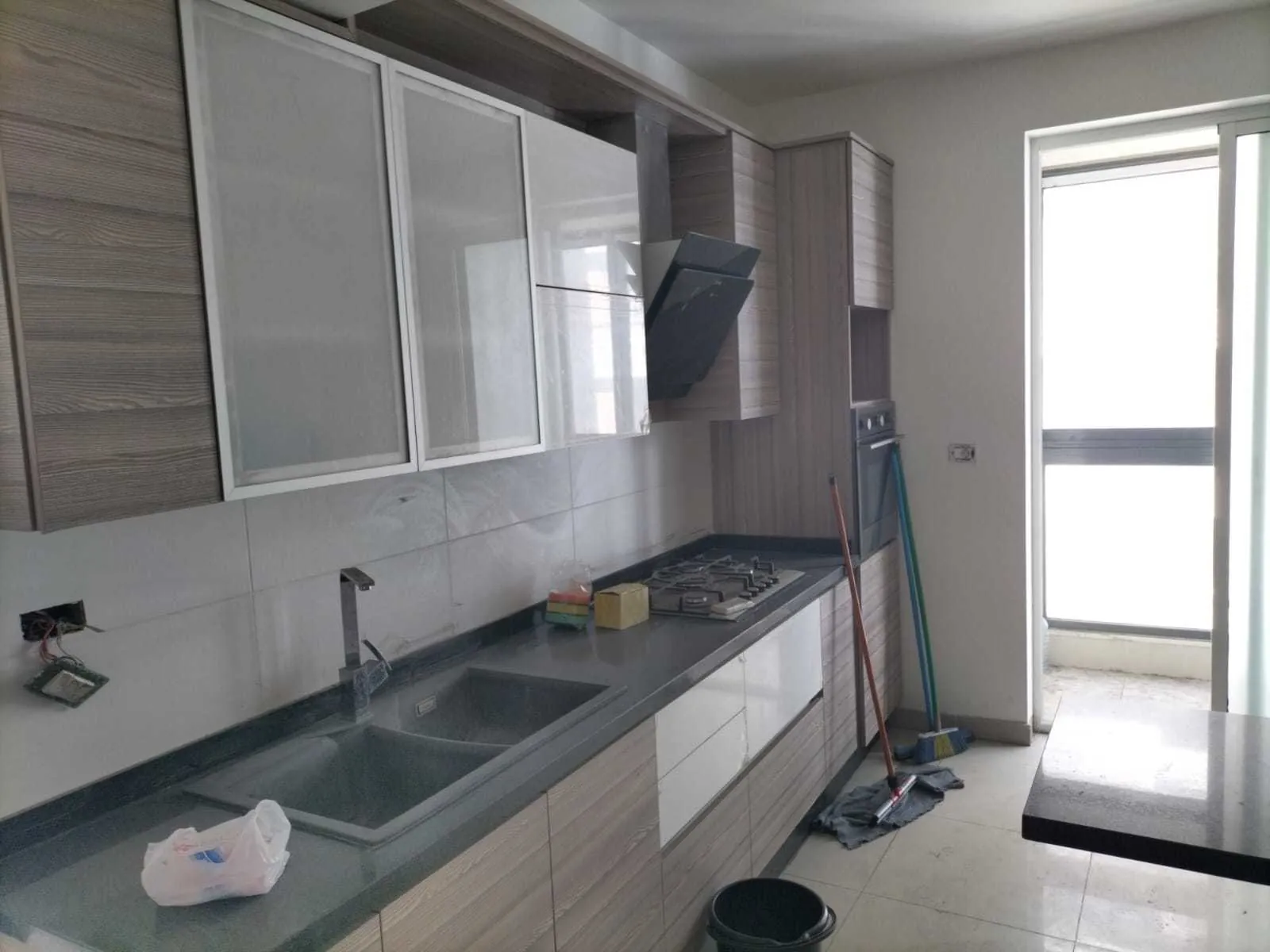 Apartment in Zkak El Blat, Beirut with Partial Sea View — الصورة 4