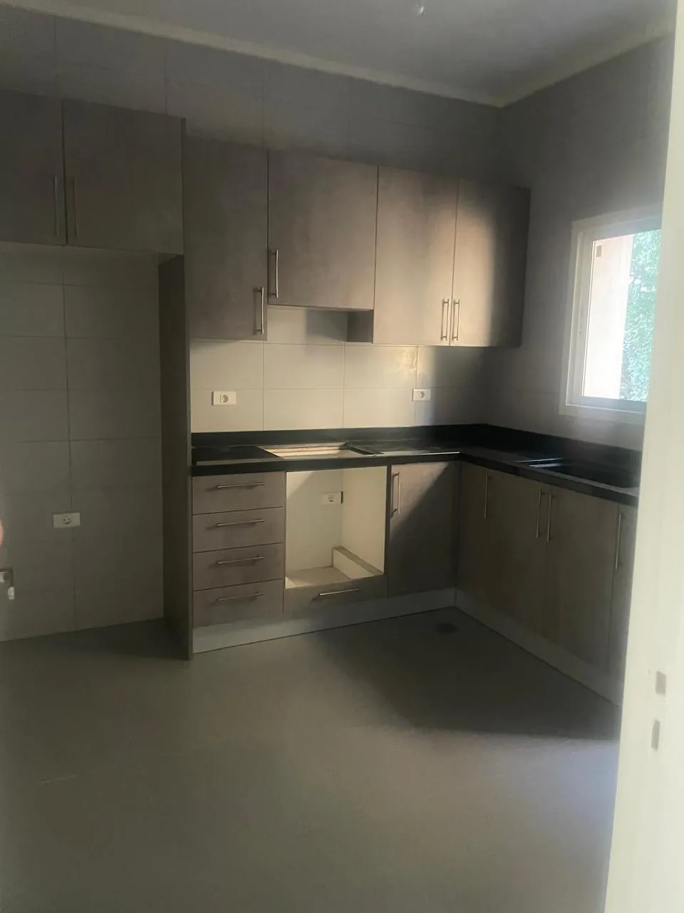 Fully Renovated Apartment in Adonis, Keserwan — الصورة 3