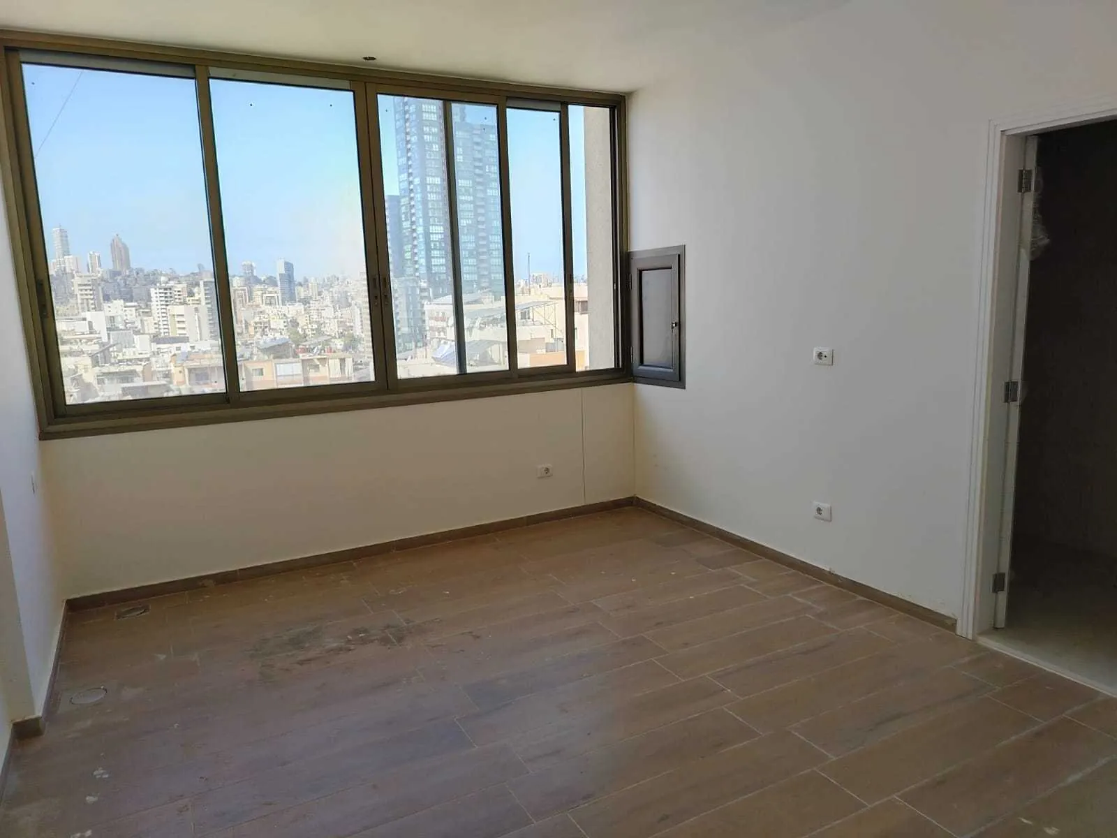 Prime Location Apartment in Dekwaneh, Metn with City View — الصورة 4
