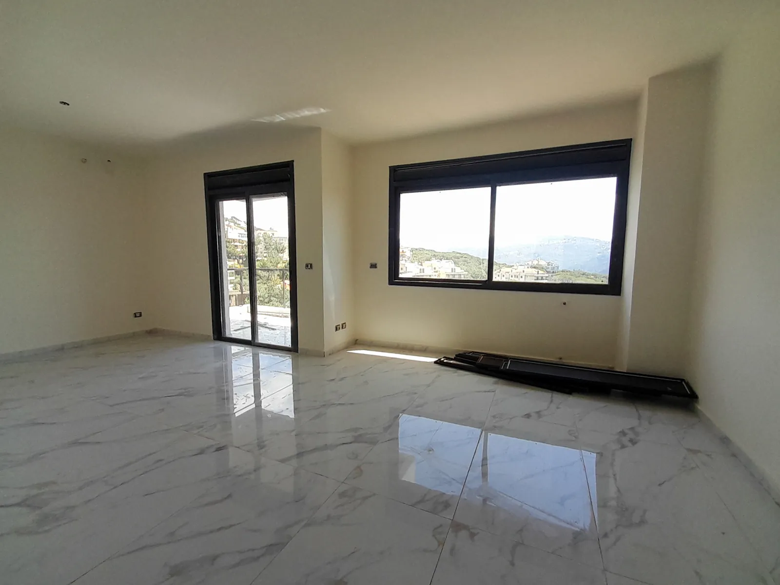 Apartment in Douar, Metn with a Breathtaking Mountain View — الصورة 1
