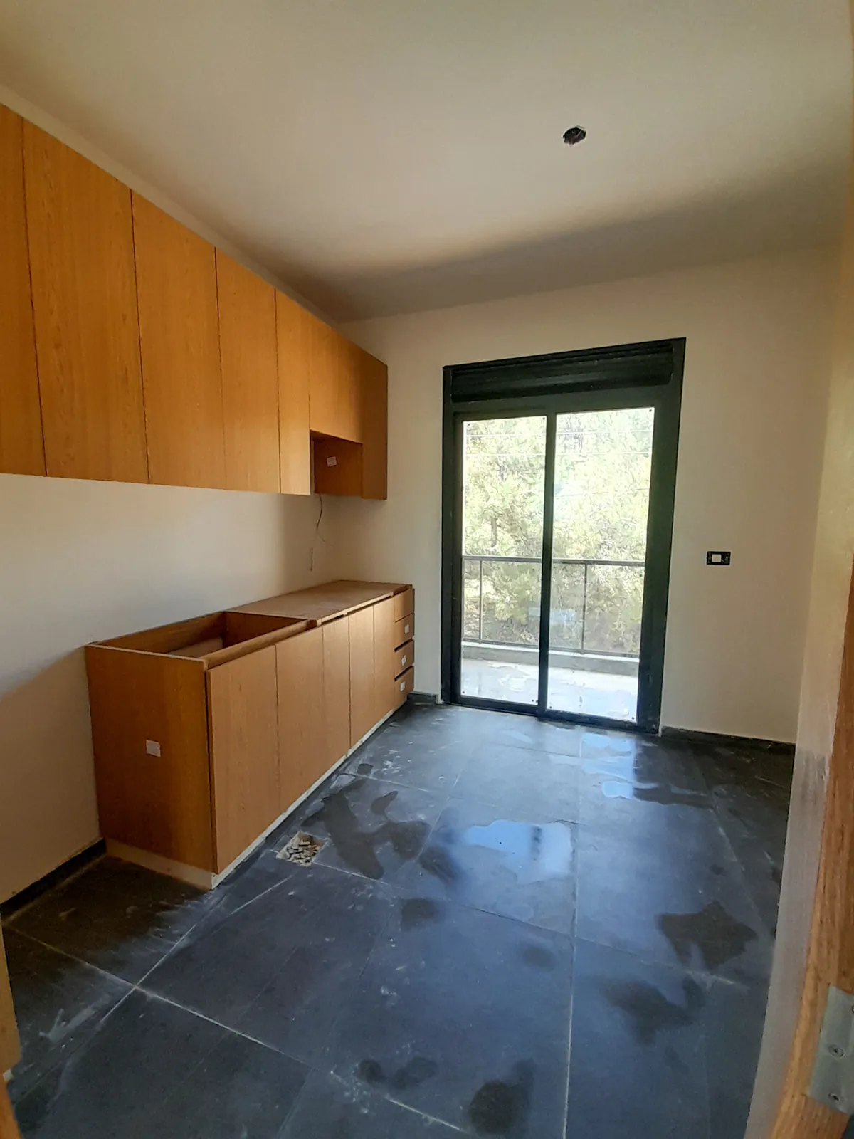 Apartment in Douar, Metn with a Breathtaking Mountain View — الصورة 3