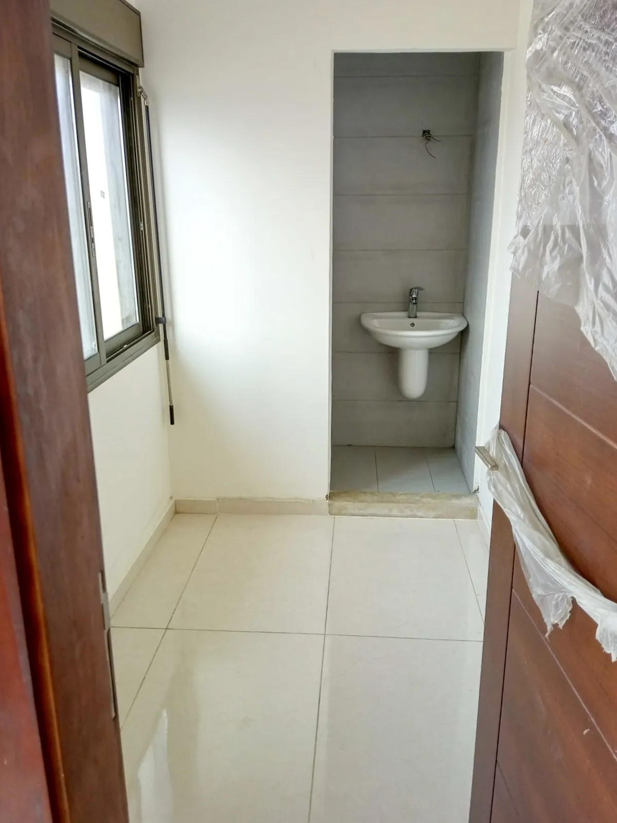 Brand New Apartment in Dekwaneh, Metn with City view — الصورة 5