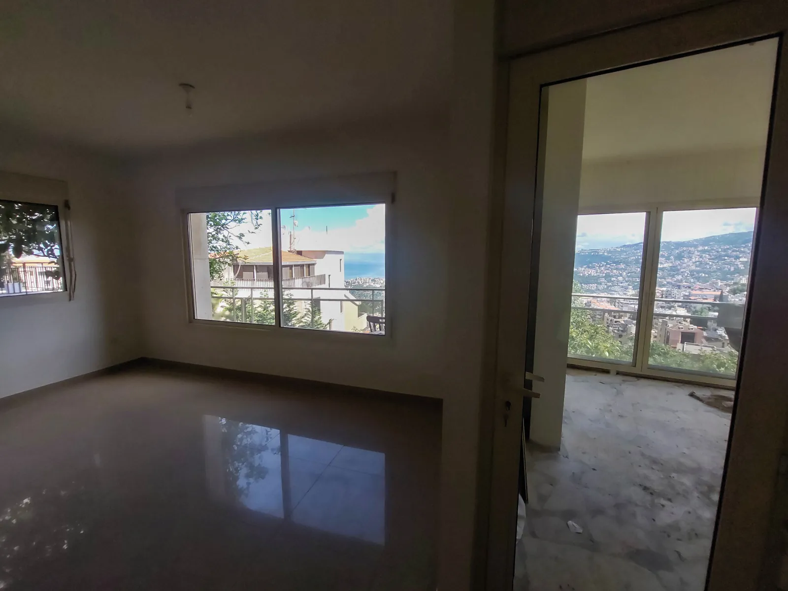Apartment in Mazraat Yachouh, Metn + TERRACE — الصورة 3