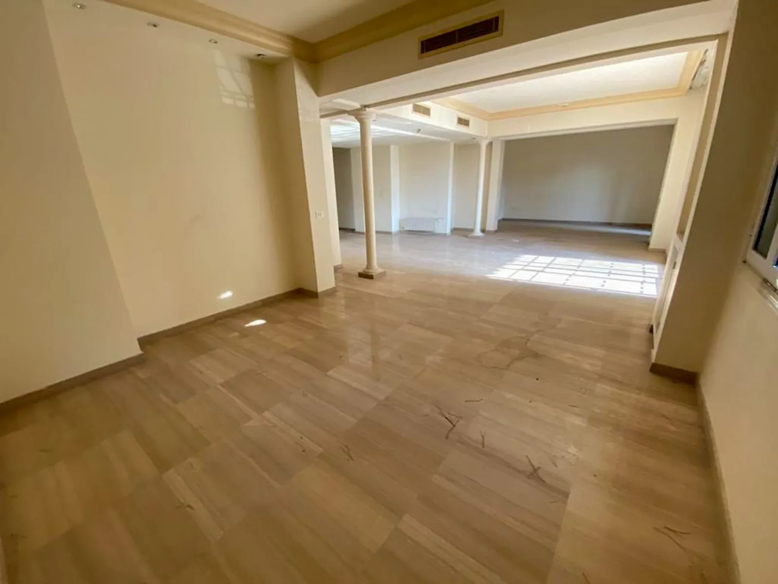 Prime Location Apartment in Naccache/Rabieh, Metn + TERRACE — الصورة 3