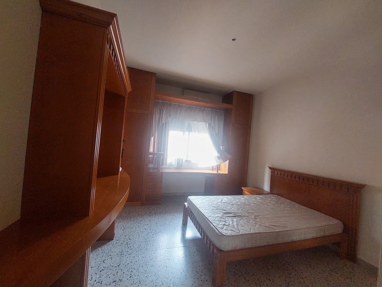 Semi-Furnished Apartment in Zalka, Metn — الصورة 4