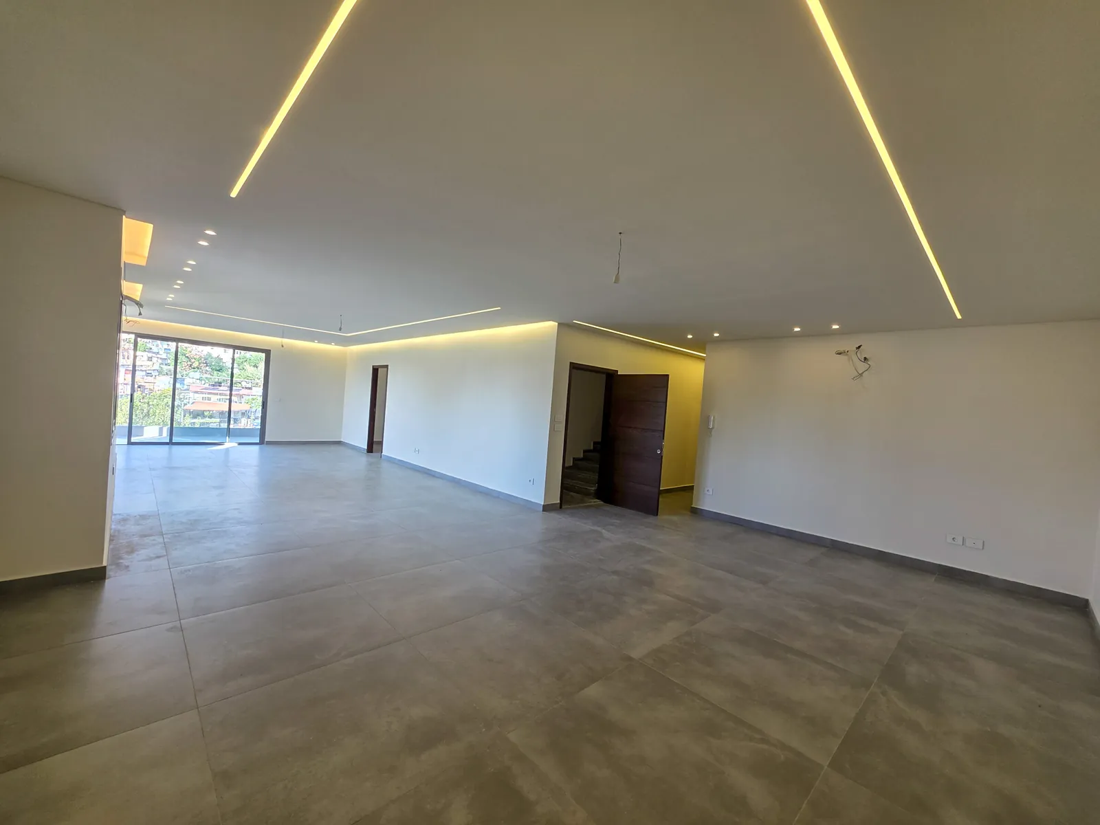 Fully Decorated Brand-New Apartment in Dbayeh, Metn